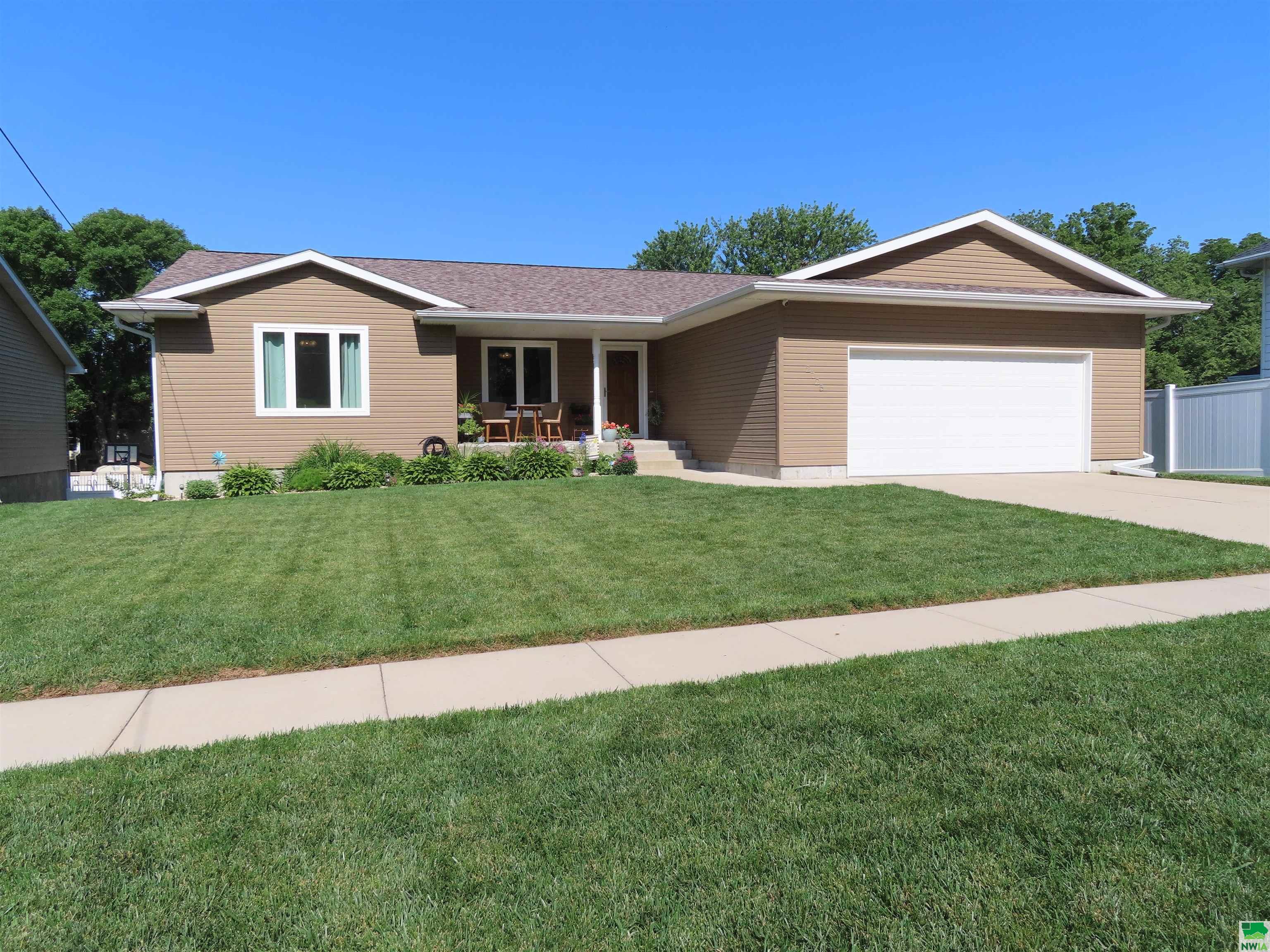 2725 Royce S, Sioux City, IA 51106 