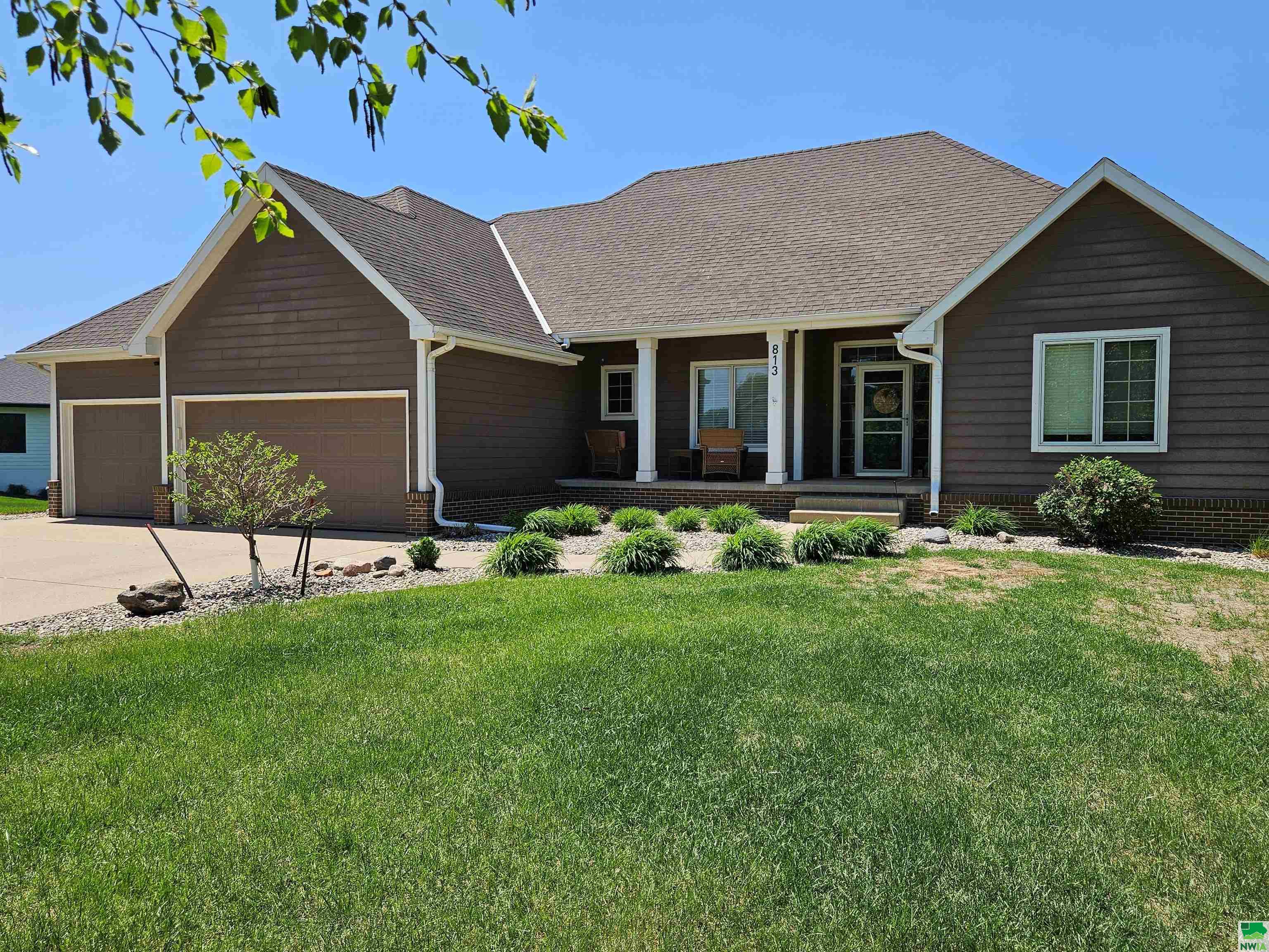 813 Brookside, Jefferson, SD 57038 