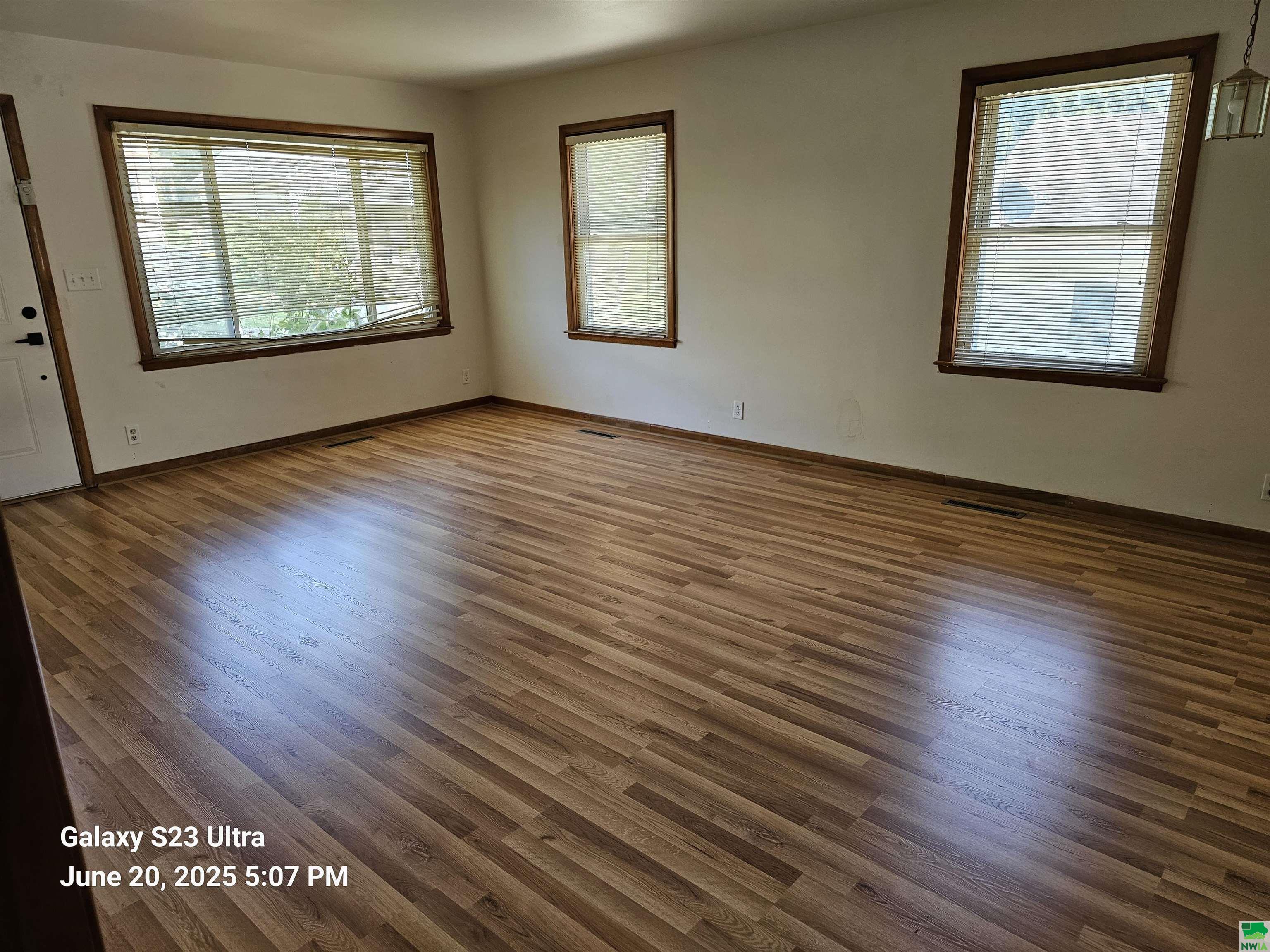 MLS #829198