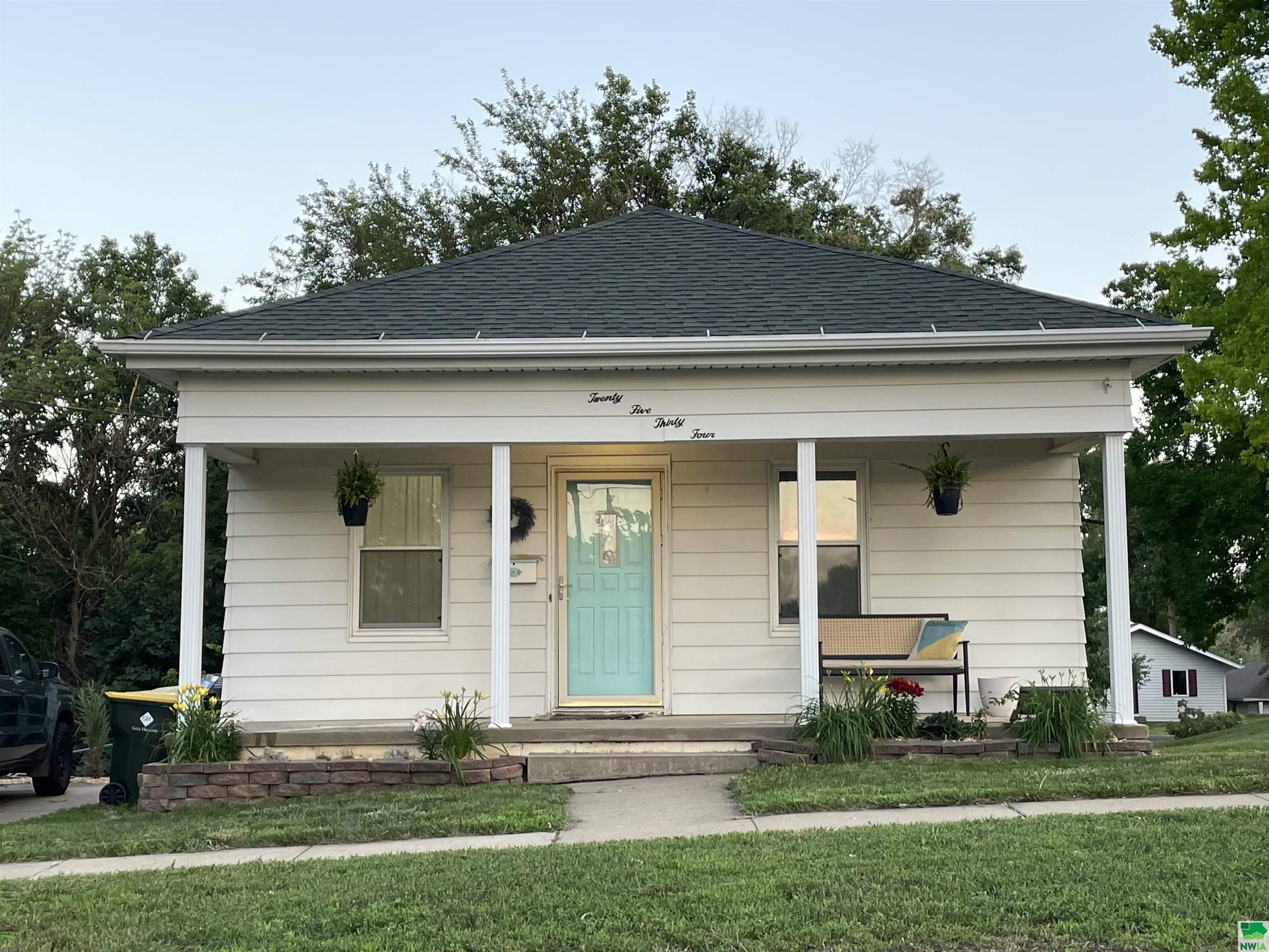 2534 JAY AVE, Sioux City, IA 51106 