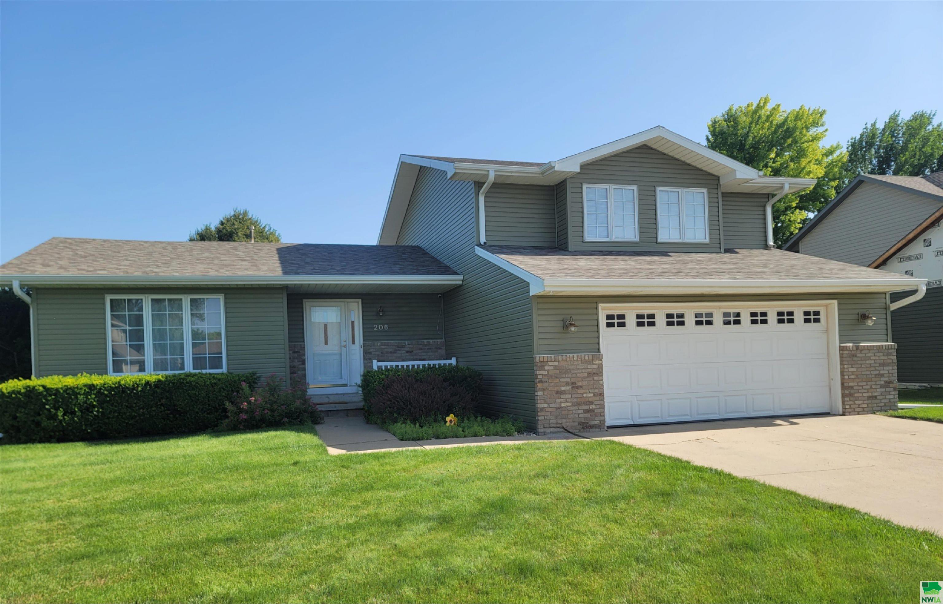 206 TOPAZ DR, Sergeant Bluff, IA 51054 