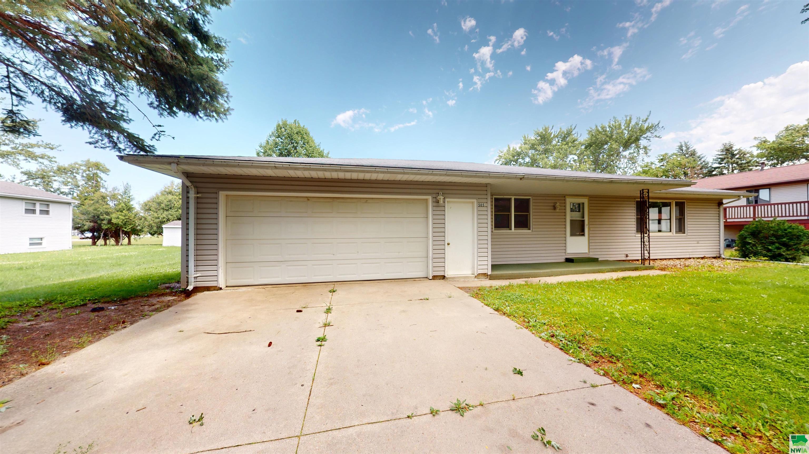 505 12TH ST E, Storm Lake, IA 50588 