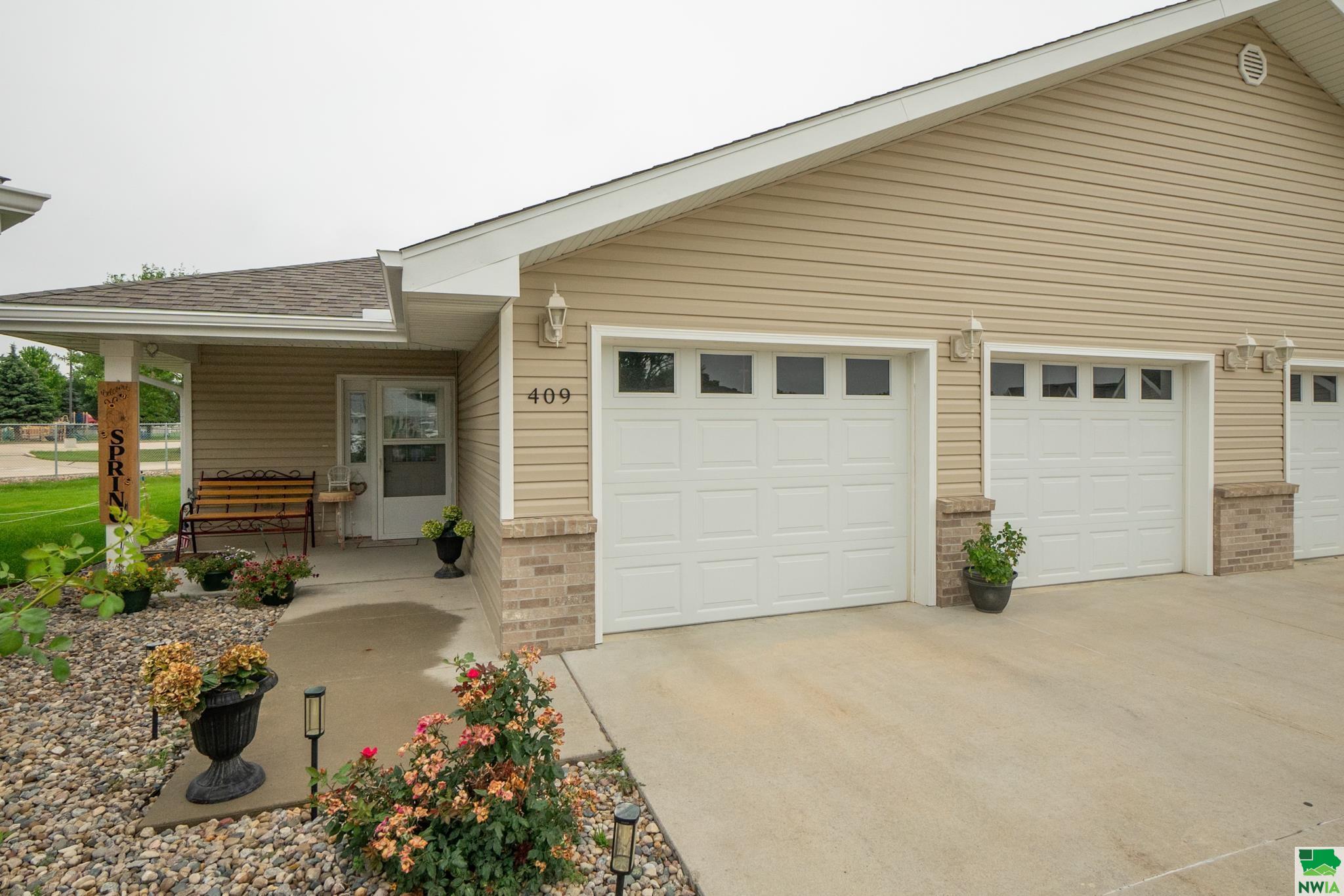 409 Maupin Lane, Sergeant Bluff, IA 51054 