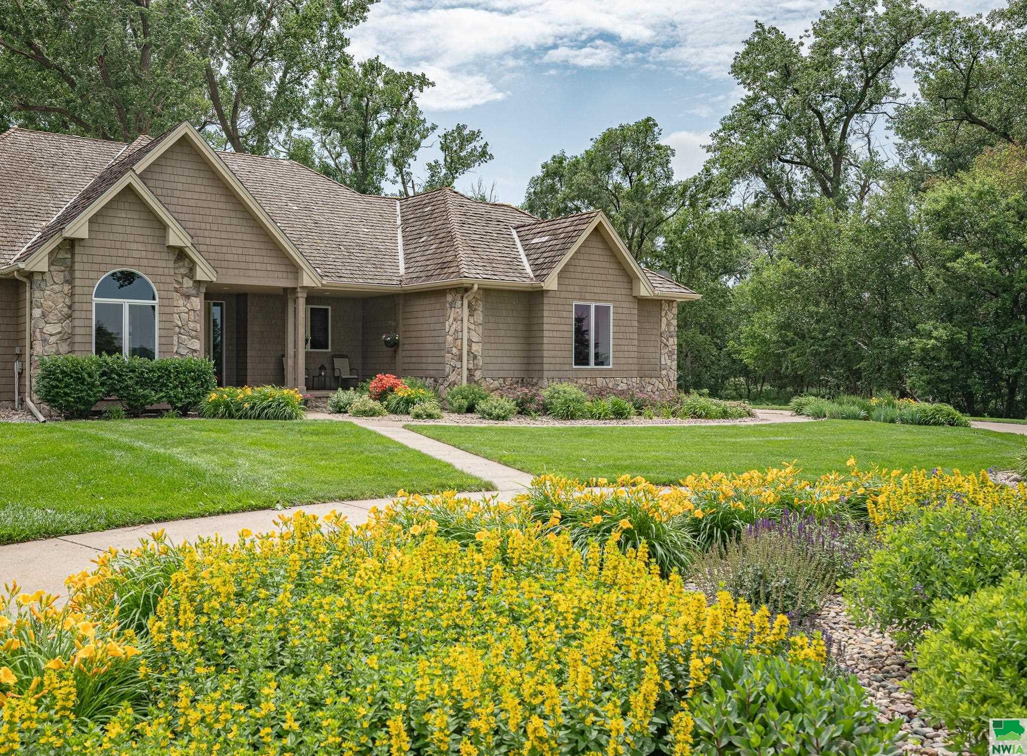 1004 Wynstone Dr., Jefferson, SD 57038 