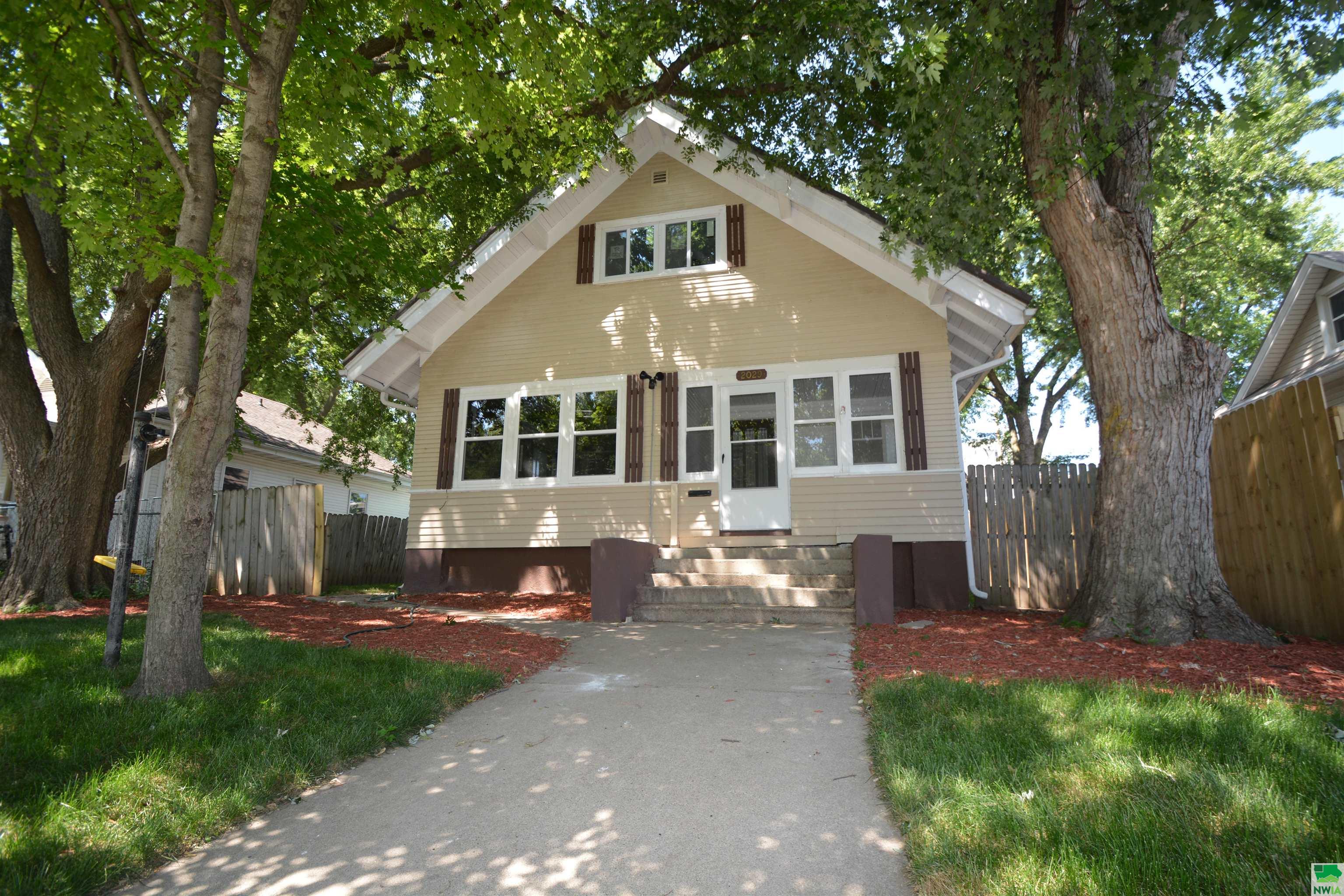 2029 Royce St S, Sioux City, IA 51106 