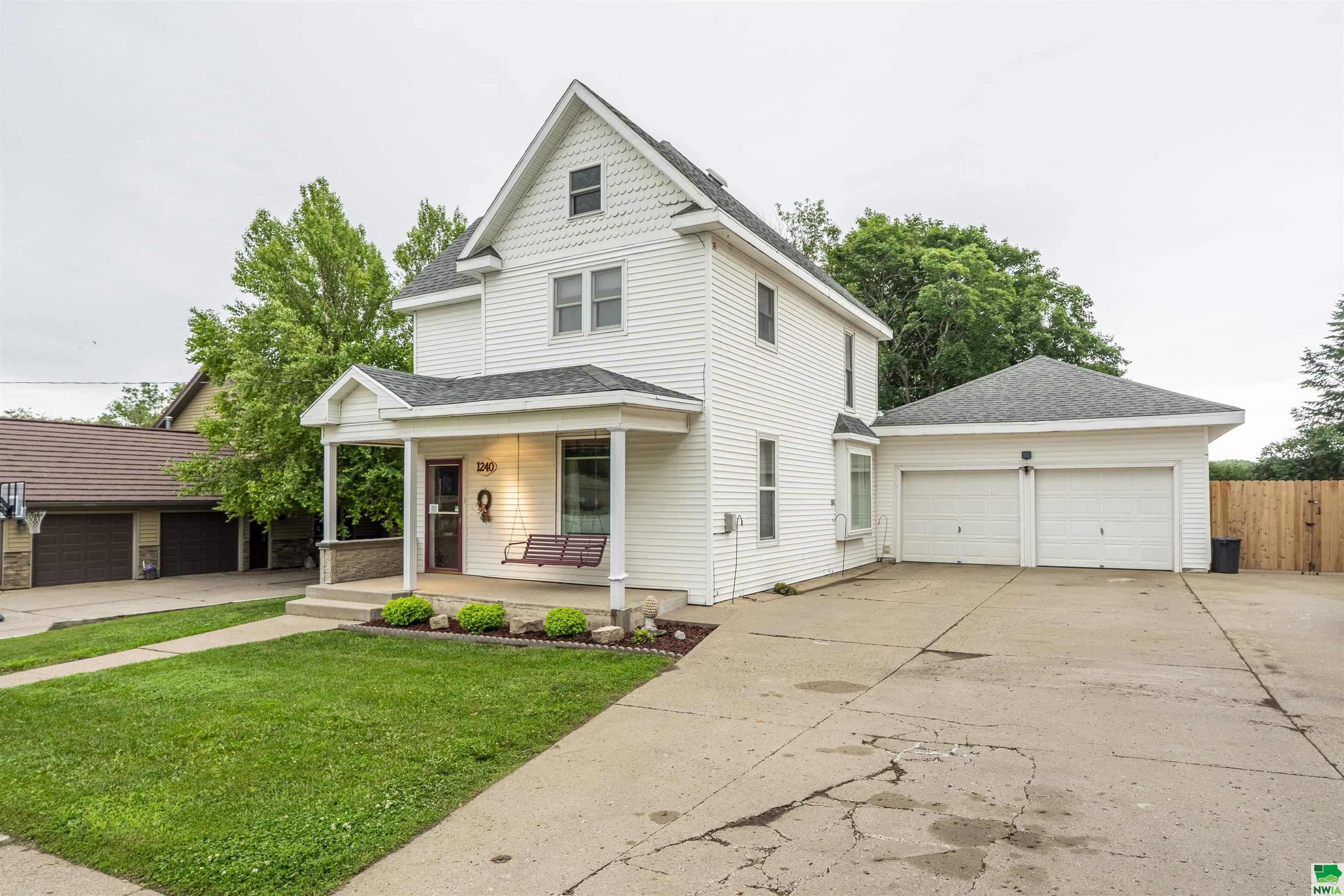 1240 Central Ave SE, LeMars, IA 51031 