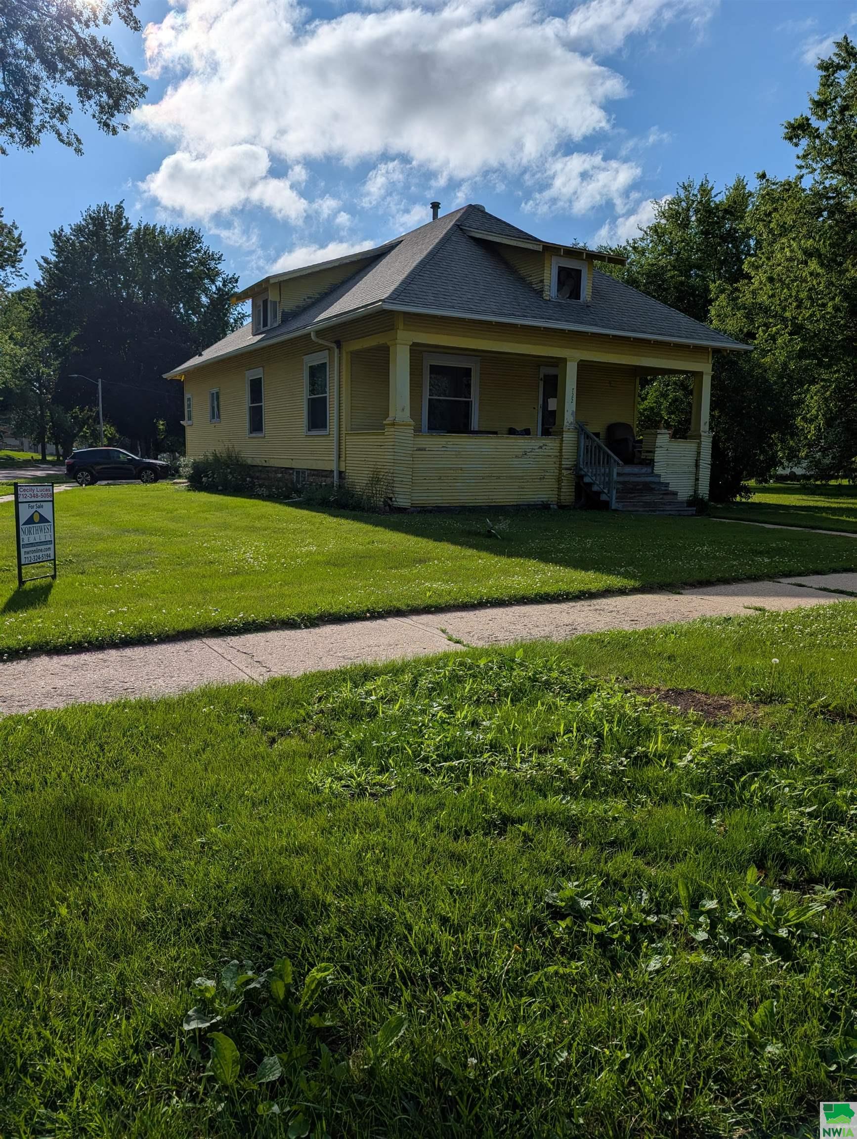722 Washington Ave, Sheldon, IA 51201 