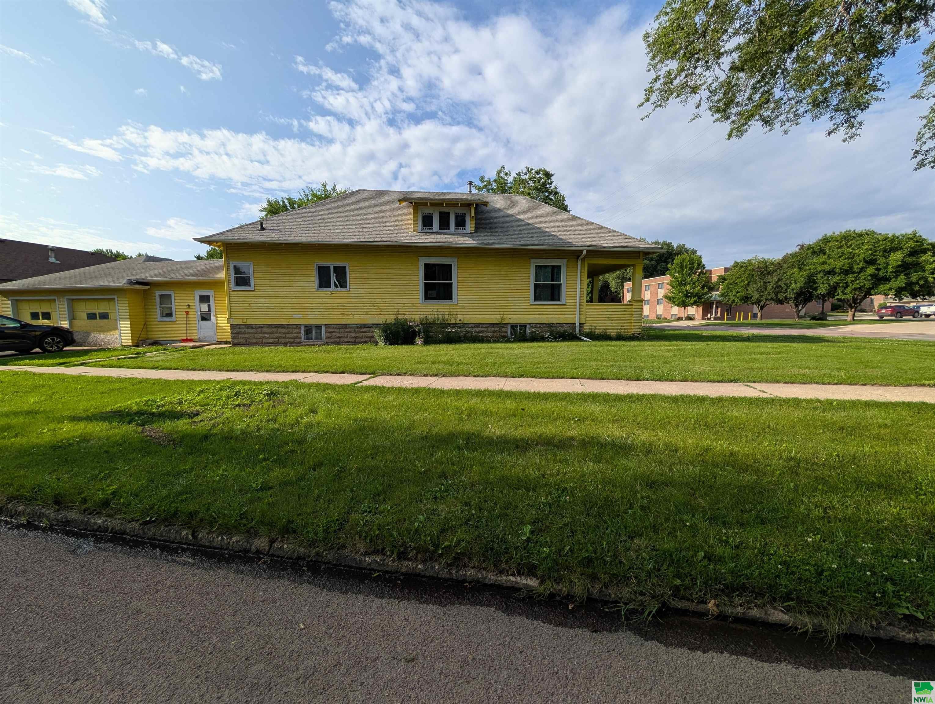 722 Washington Ave, Sheldon, IA 51201 