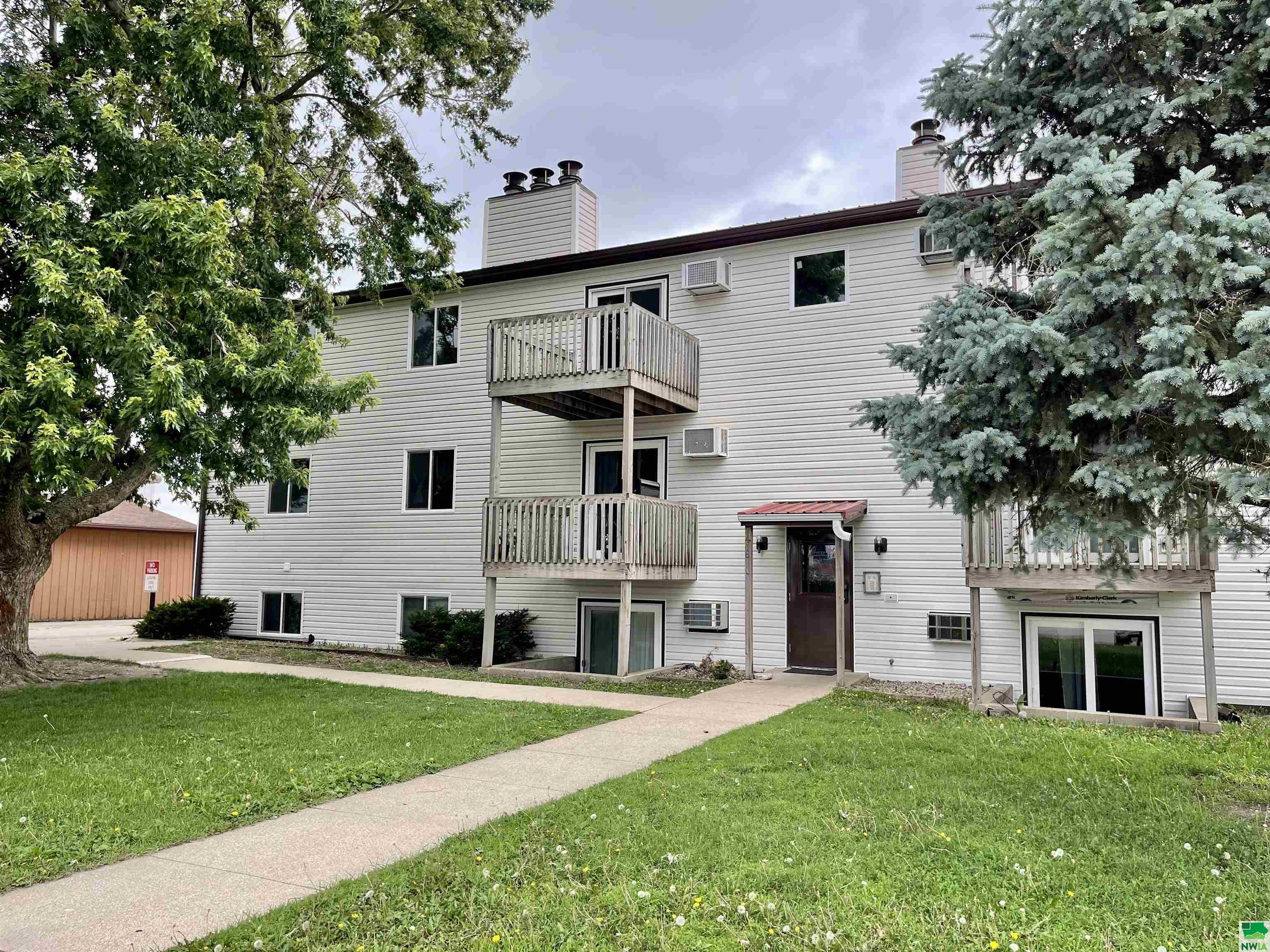 1416 Michigan St #C1, Storm Lake, IA 50588 