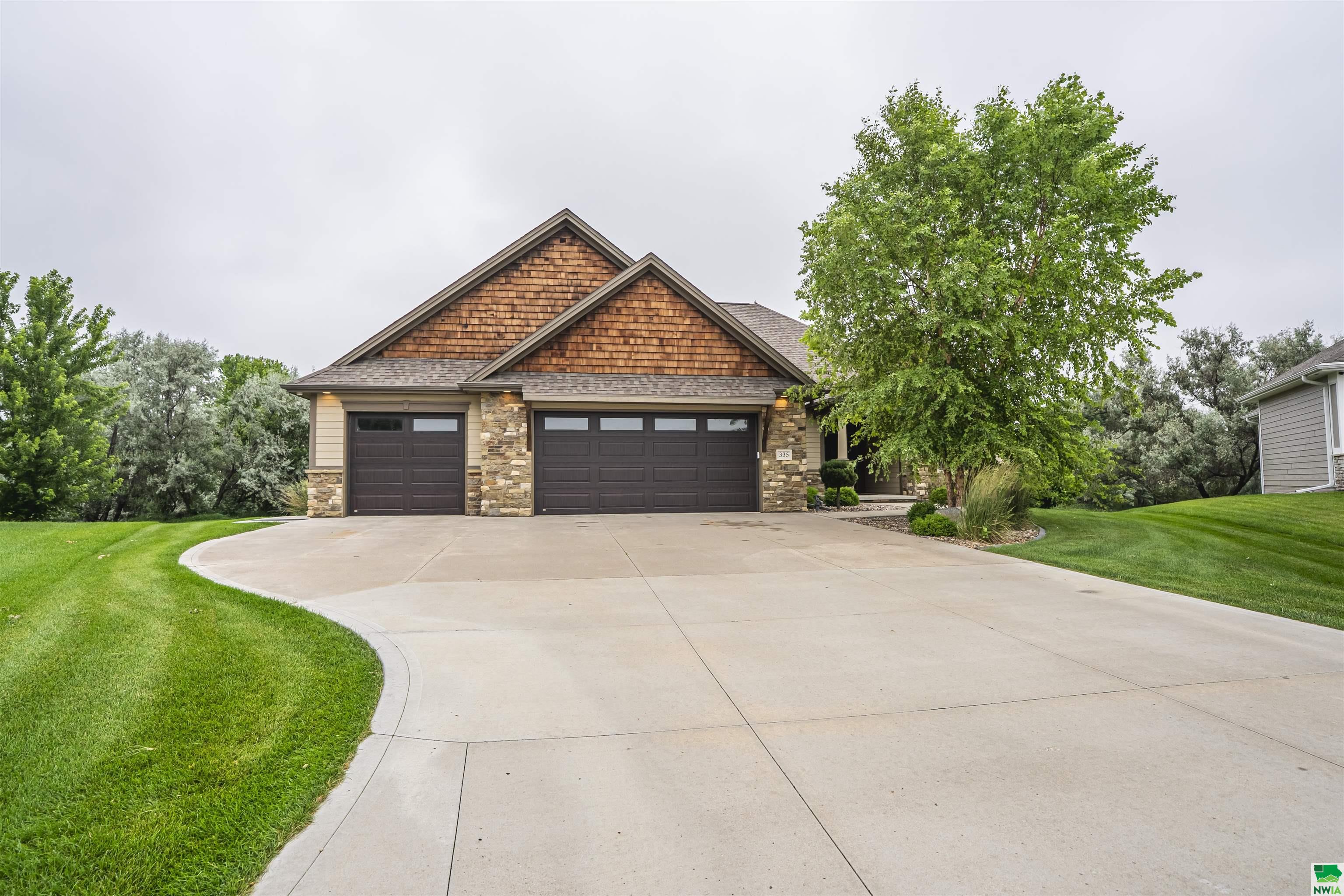 335 Champions Crt, Dakota Dunes, SD 57049 
