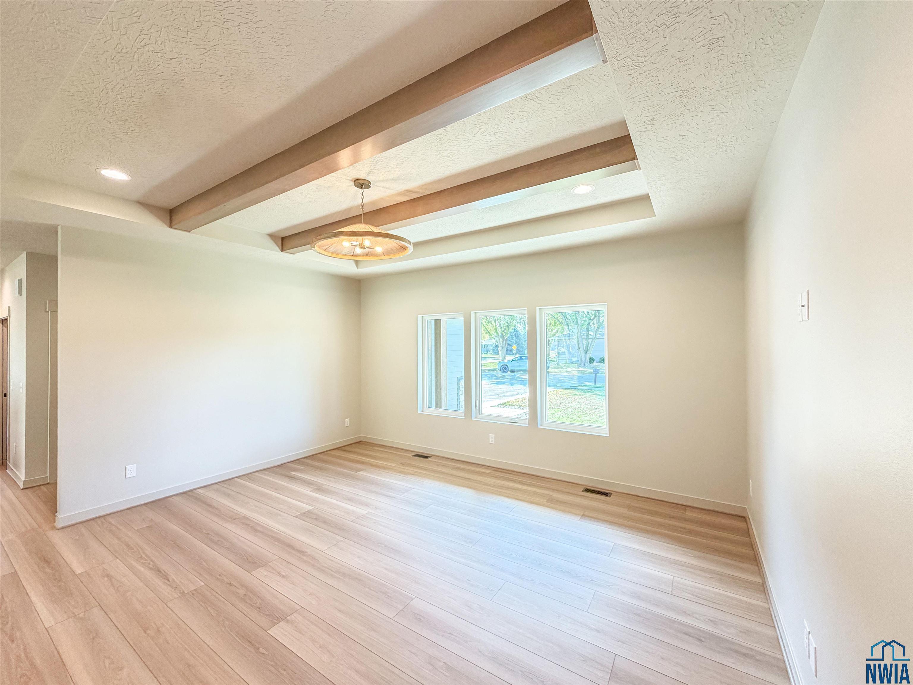 MLS #829275