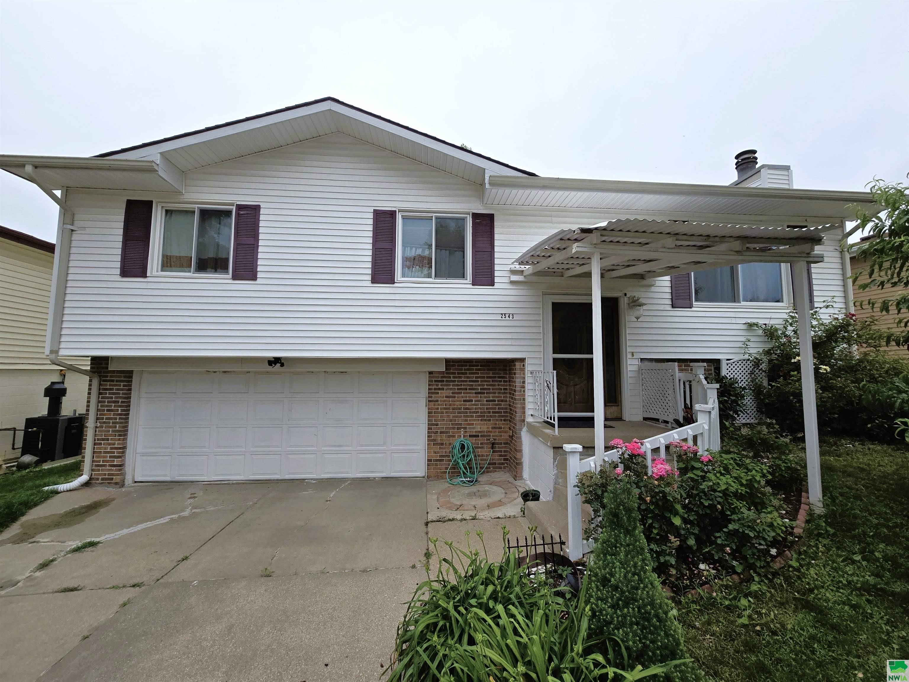 2543 20th St W, Sioux City, IA 51103 