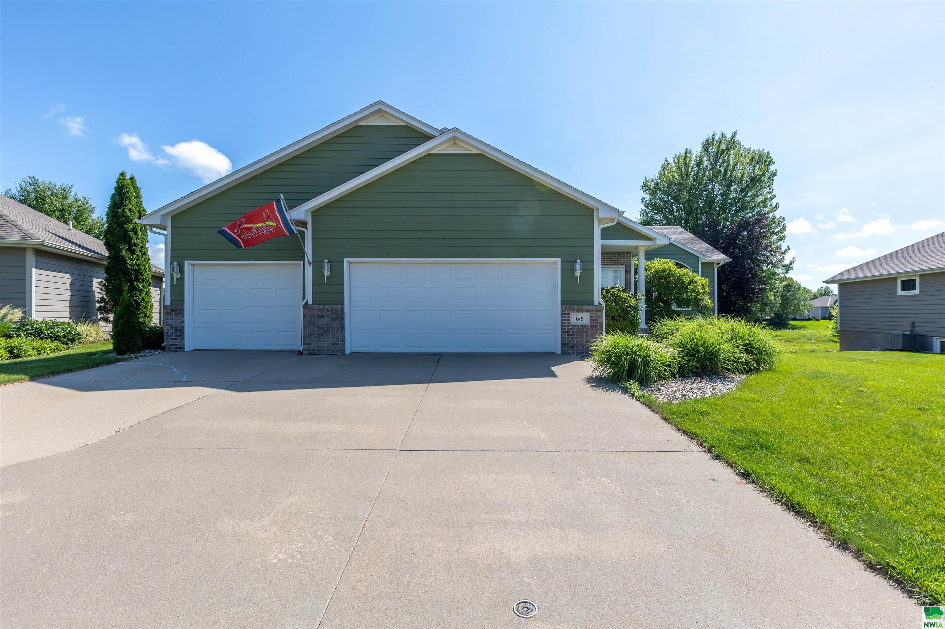 618 Prairie Blvd, Dakota Dunes, SD 57049 