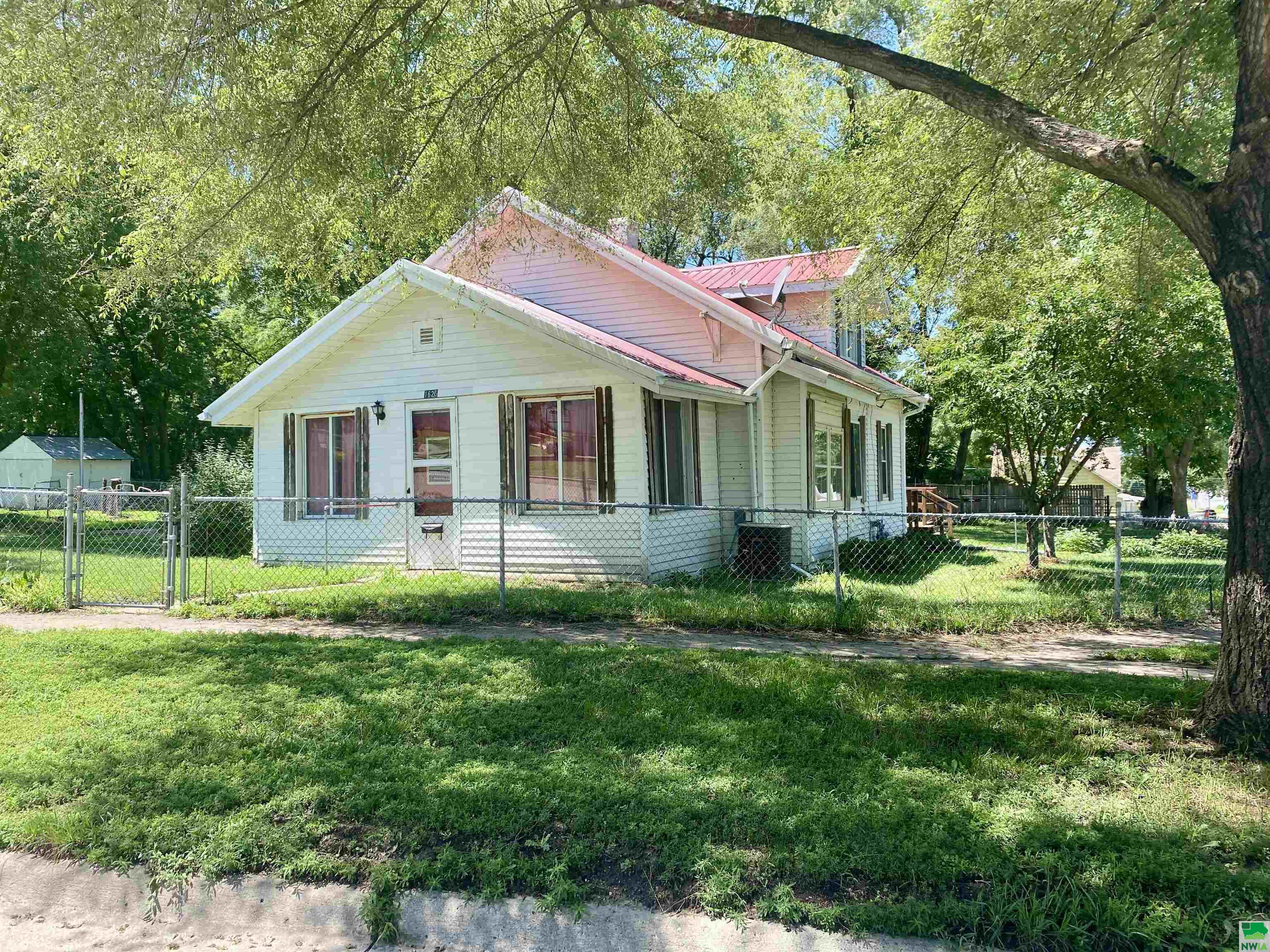 1625 Glendale Blvd., Sioux City, IA 51105 