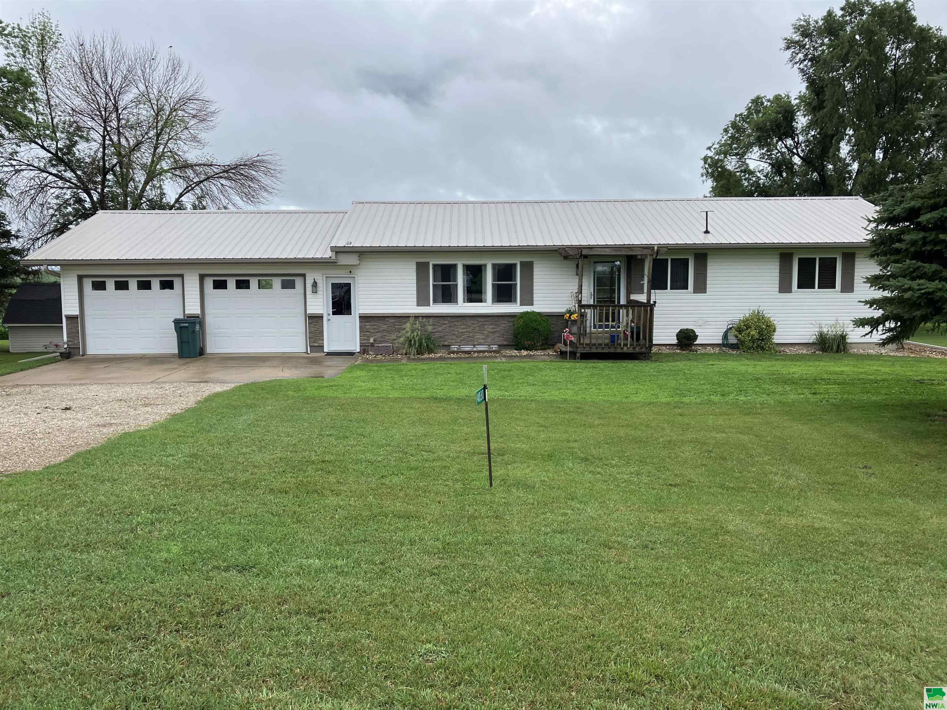 4030 Kingbird Ave, Hospers, IA 51238 