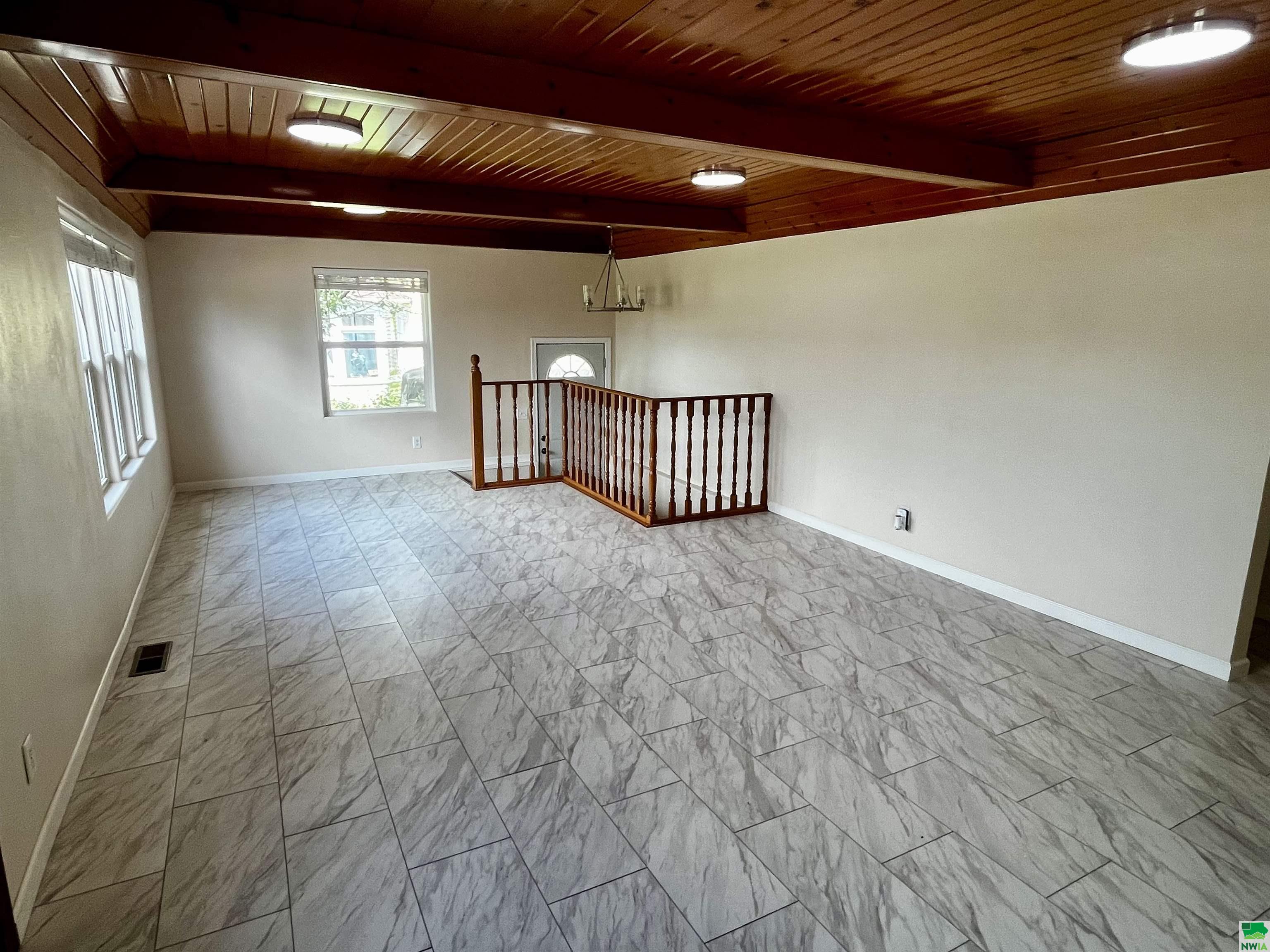 MLS #829306