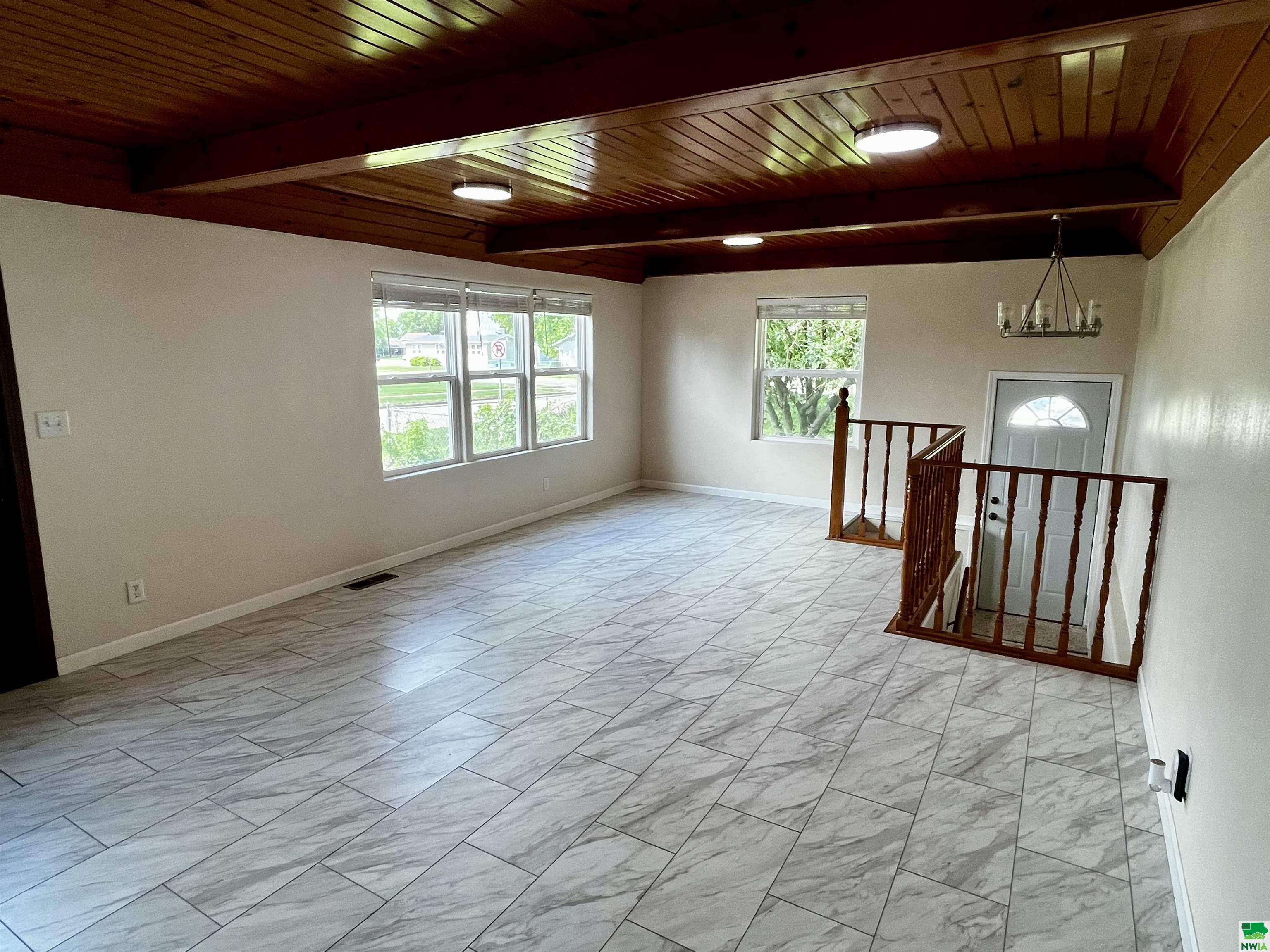 MLS #829306