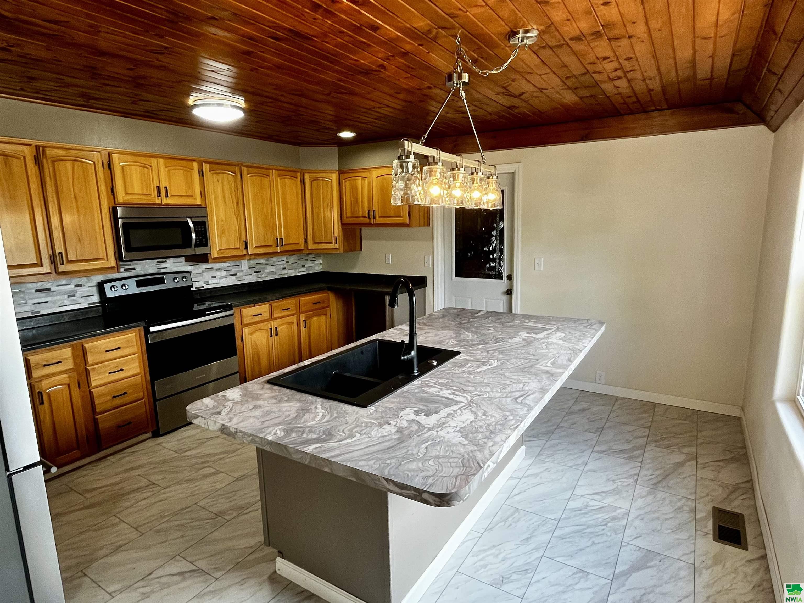 MLS #829306