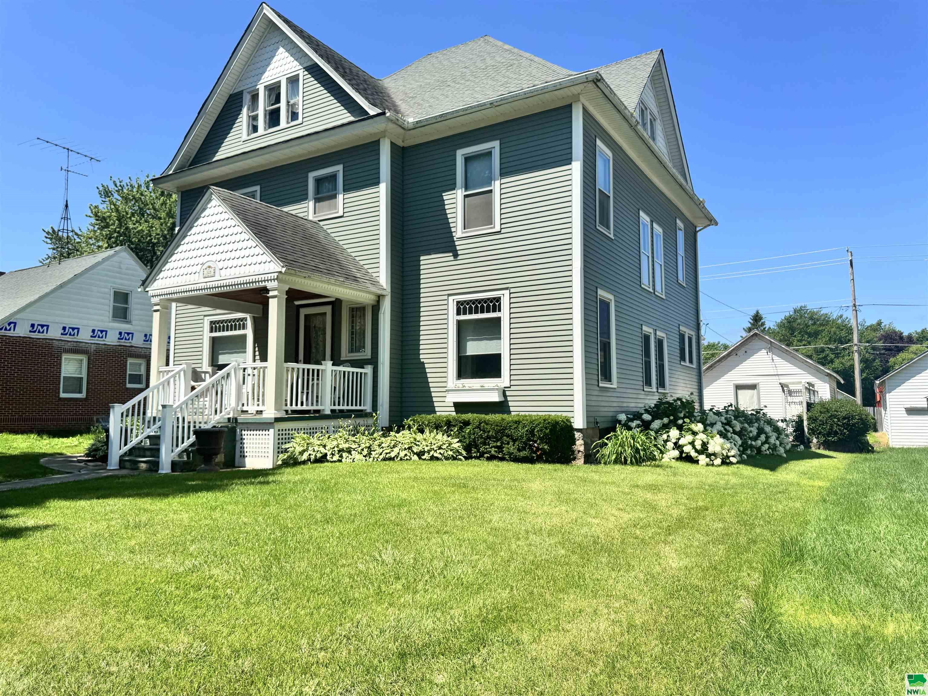 318 GENESEO ST, Storm Lake, IA 50588 