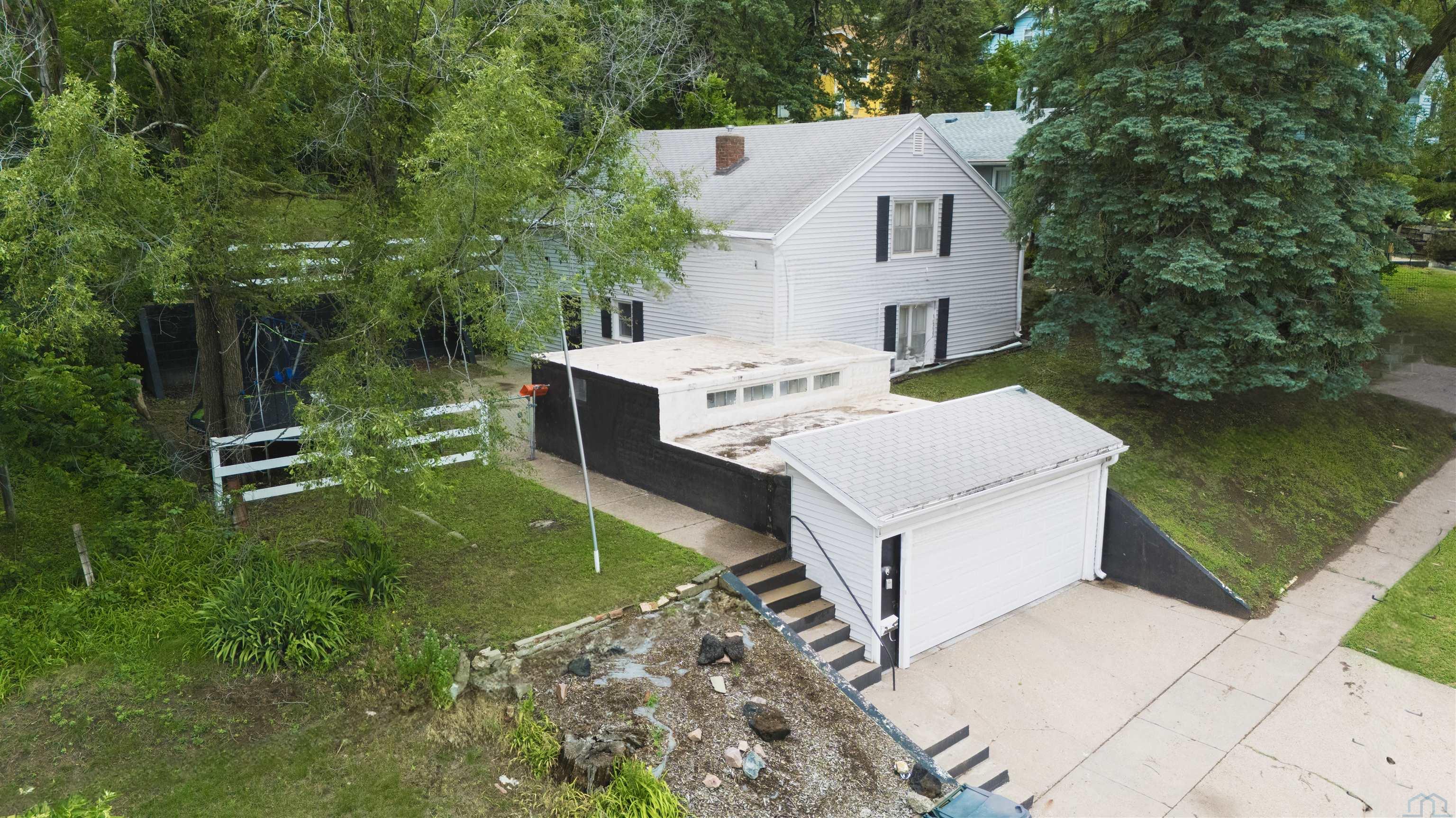 2411 Villa Ave., Sioux City, IA 51103 