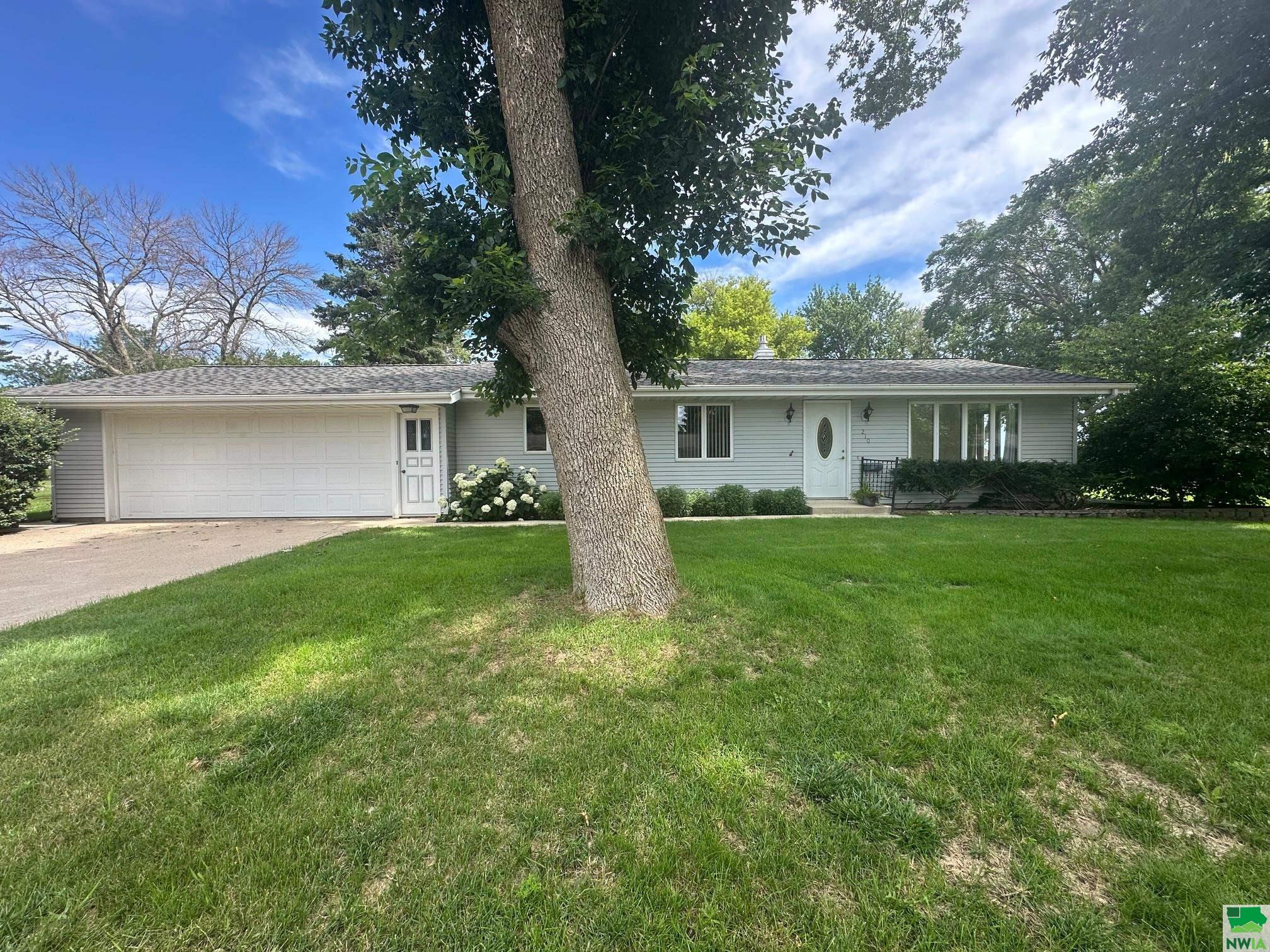 210 Ash Street E, Cleghorn, IA 51014 