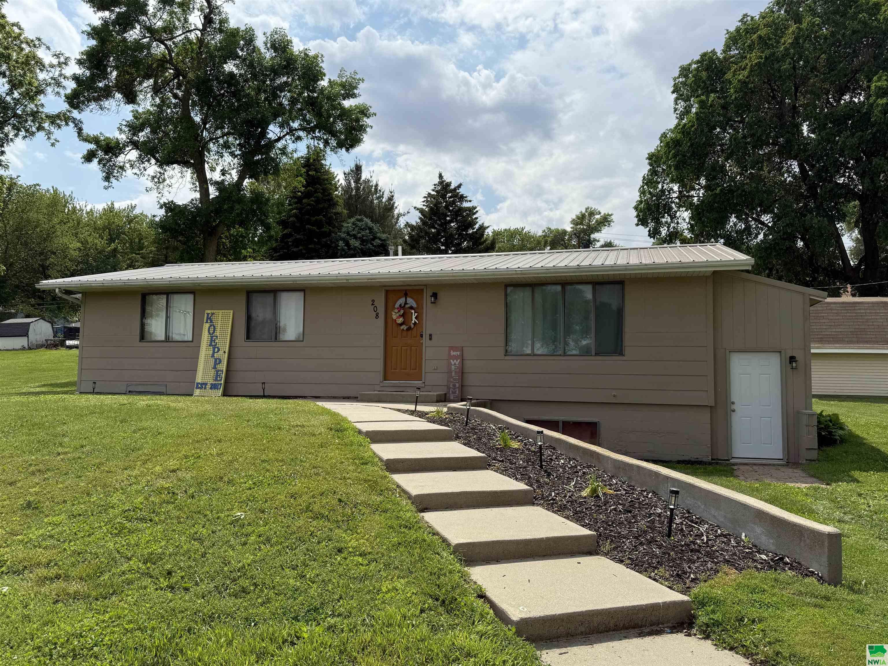 208 Nebraska St., Emerson, NE 68733 