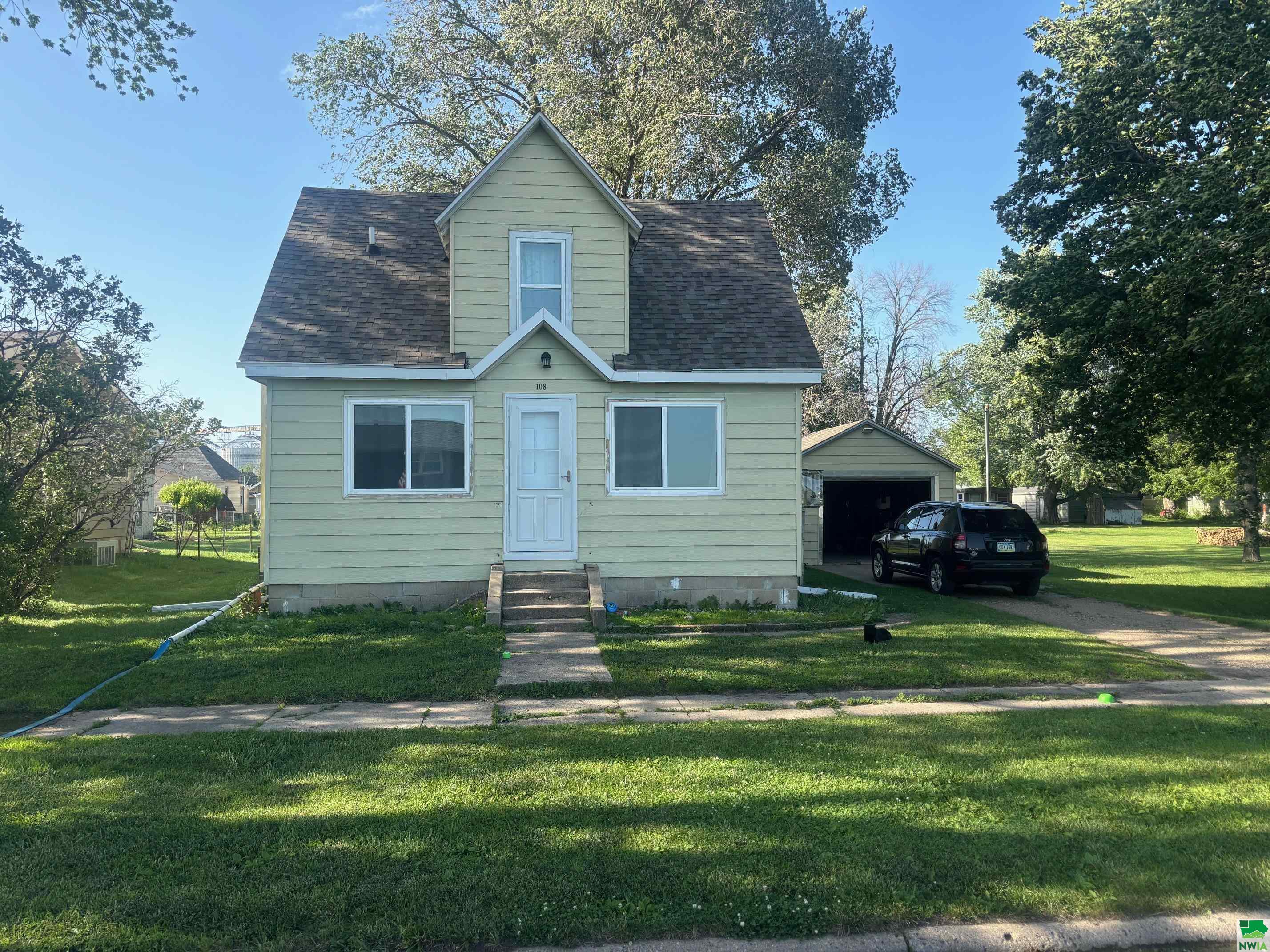 108 Meadow St, Royal, IA 51357 