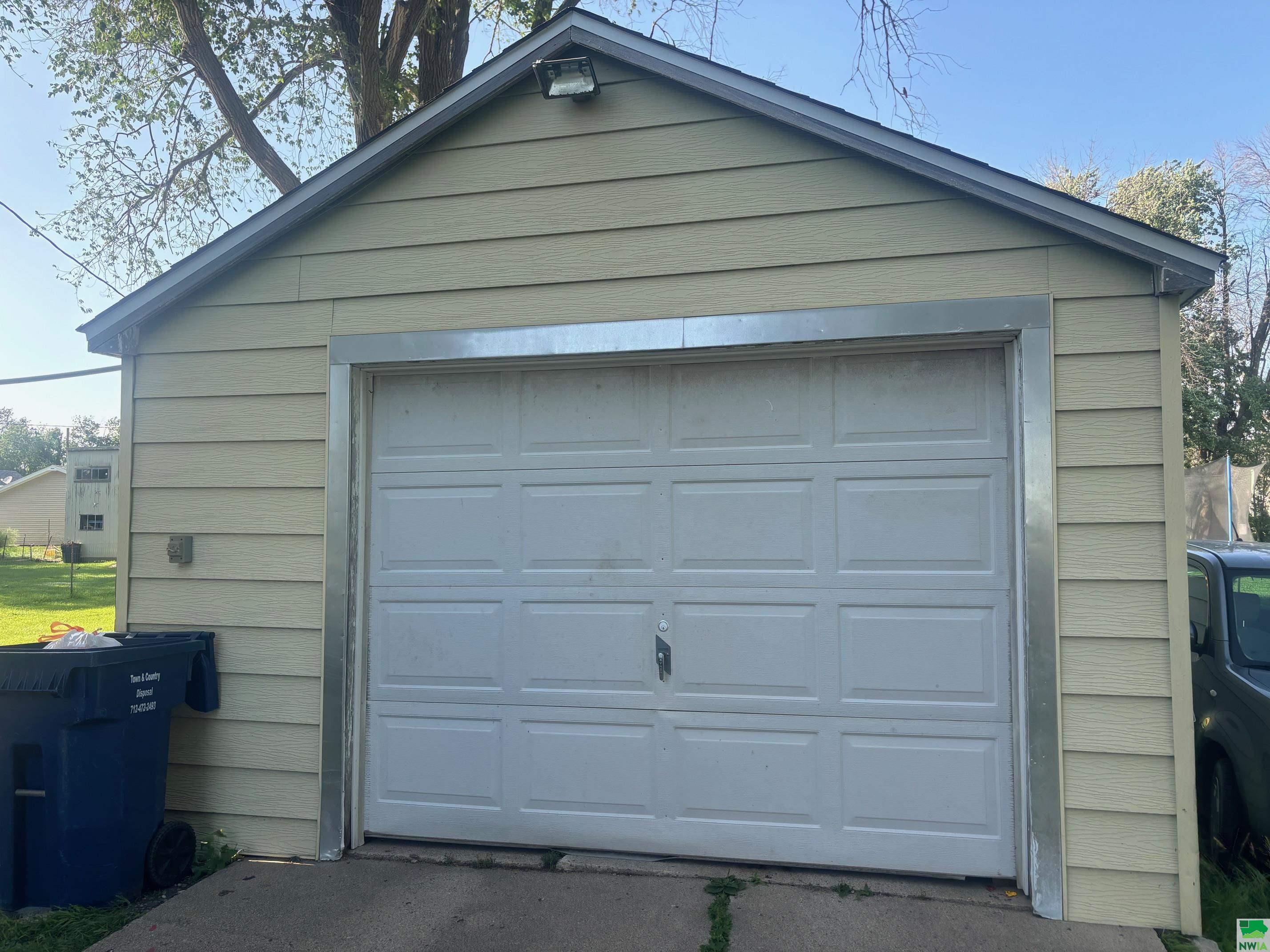MLS #829327