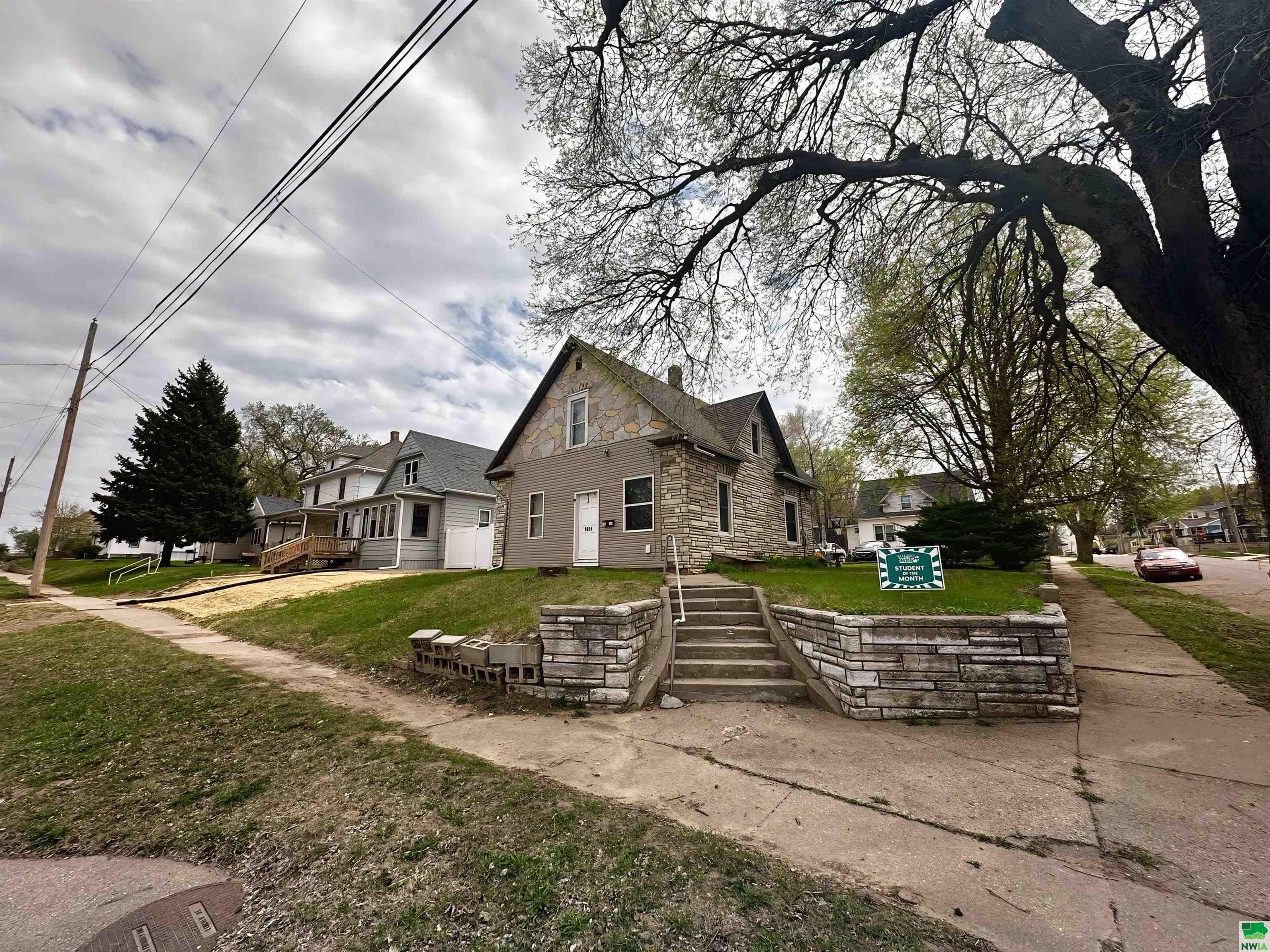 1824 PALMER AVE W, Sioux City, IA 51103 