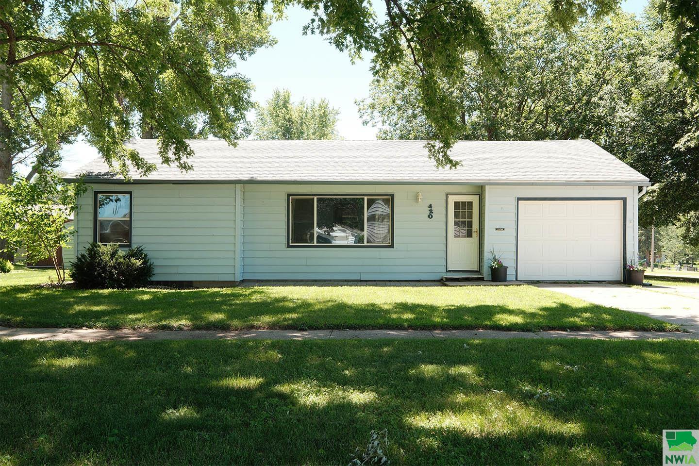 420 5th Street NW, Orange City, IA 51041 