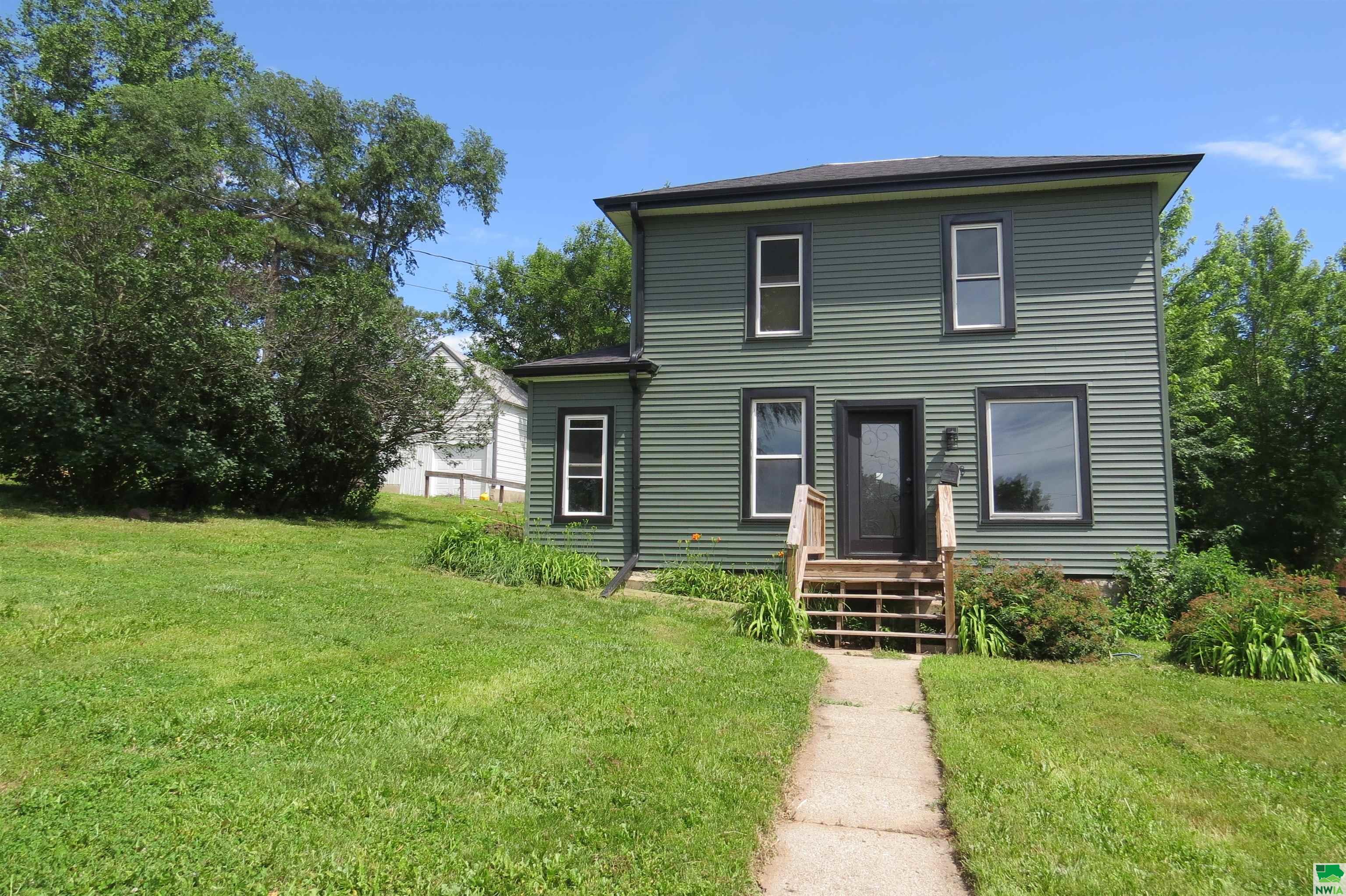 128 Spruce St. E, Cherokee, IA 51012 