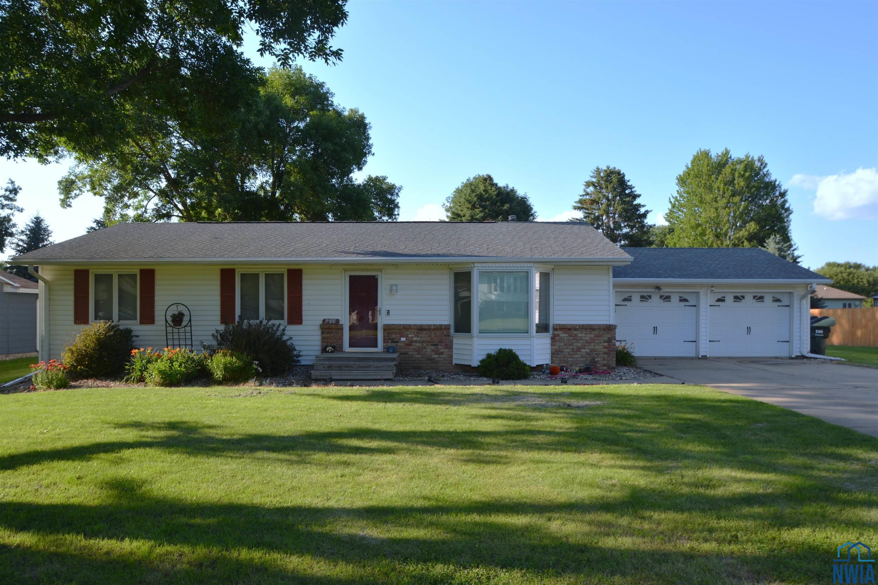 755 Glen Dr, Moville, IA 51039 