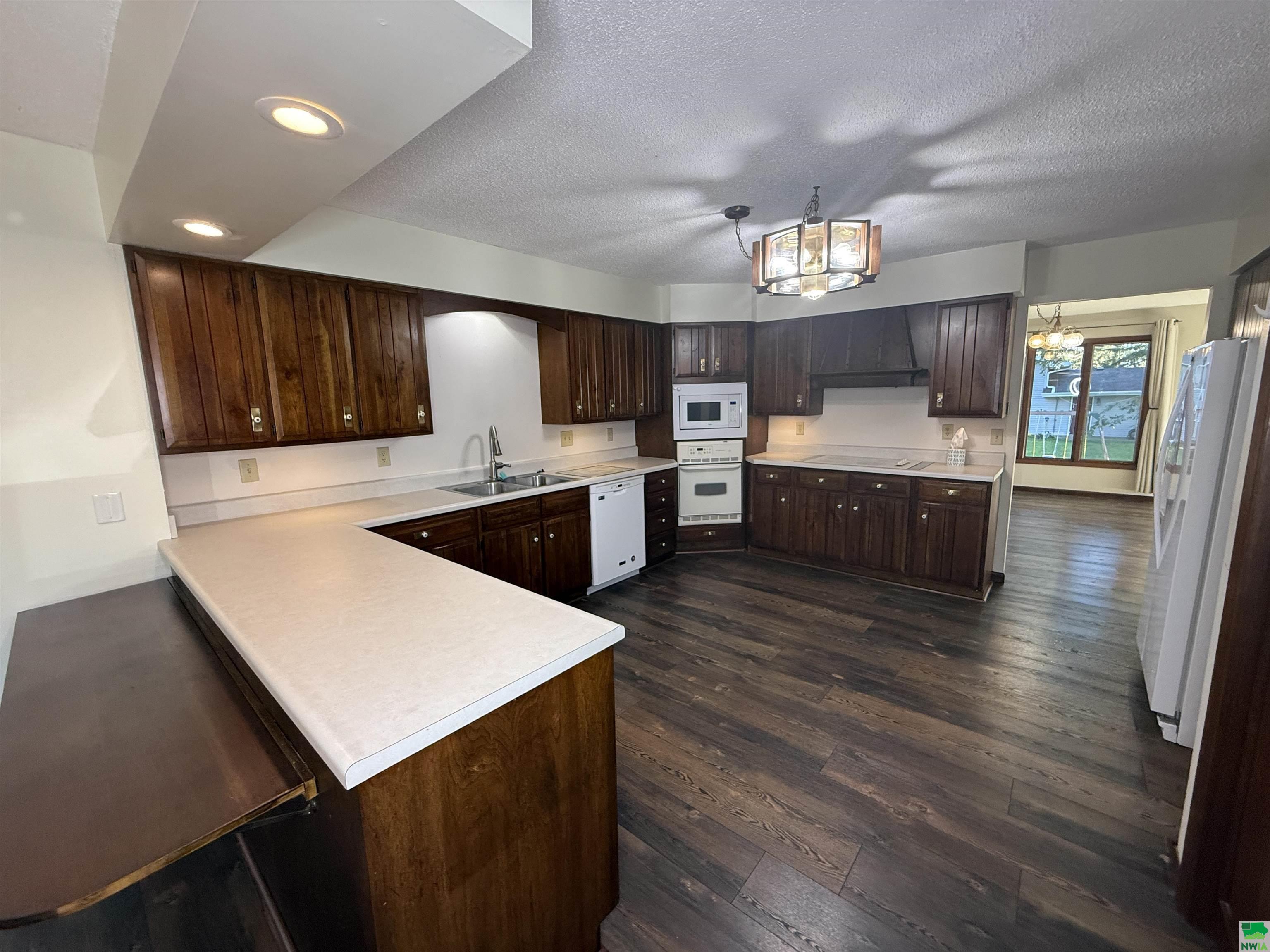 MLS #829356
