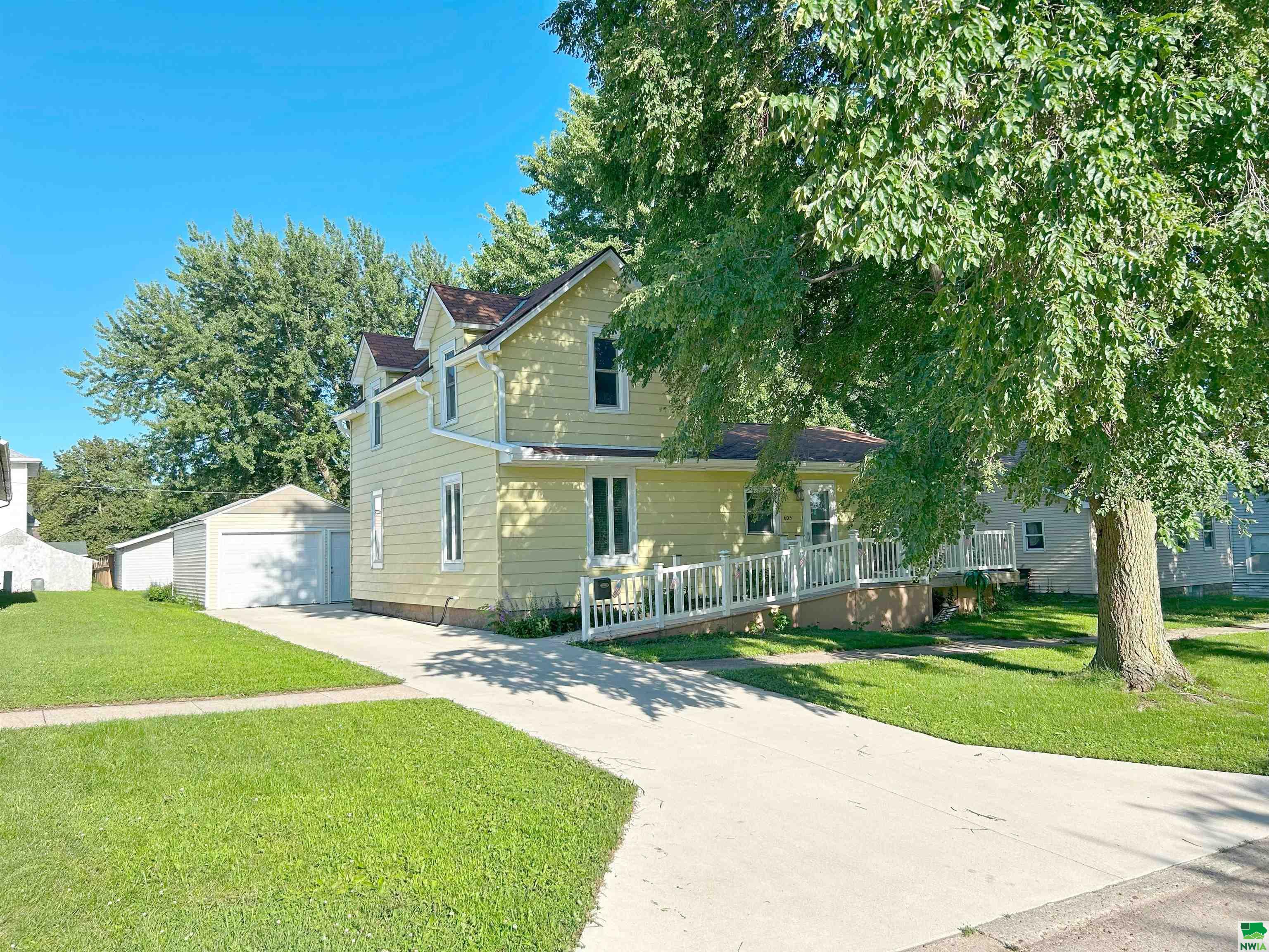605 Cherokee Street, Alta, IA 51002 