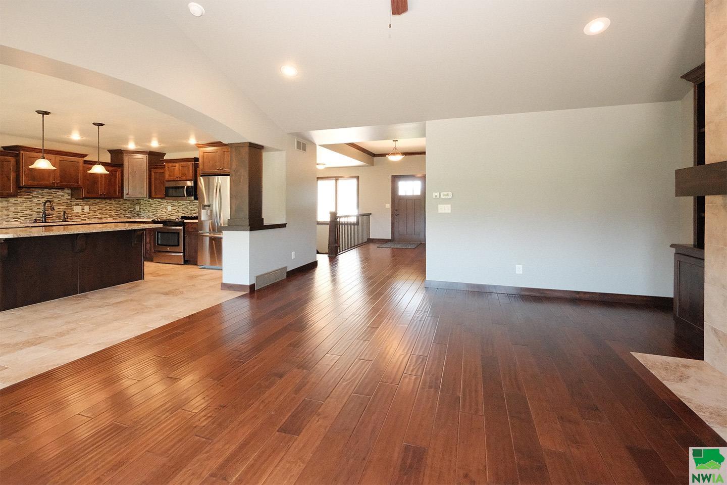 MLS #829376