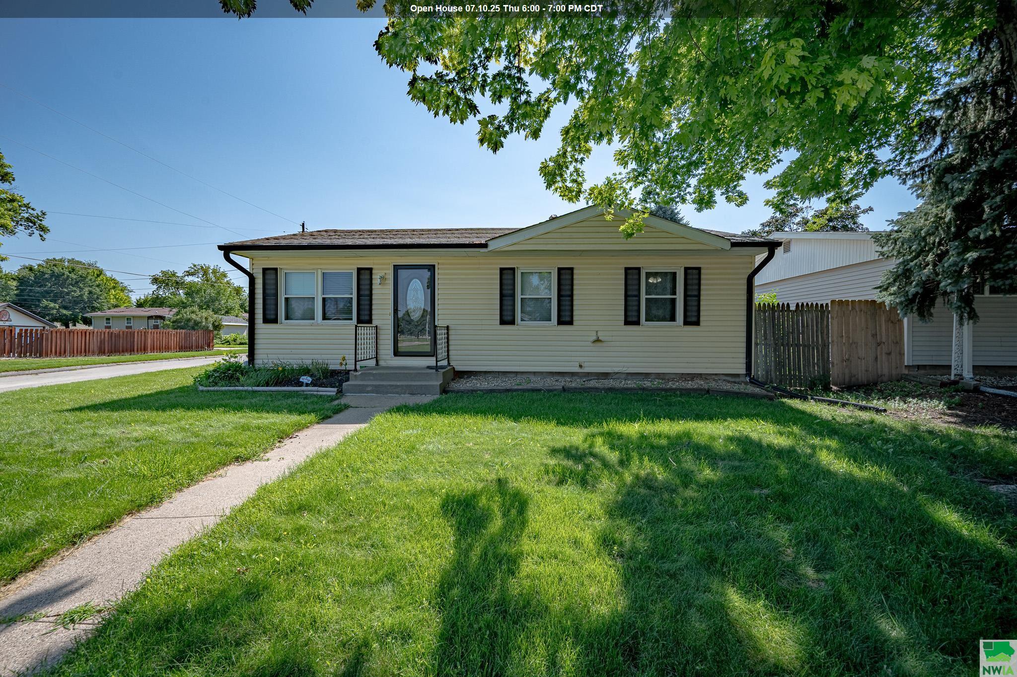 2136 HANFORD ST, Sioux City, IA 51109 