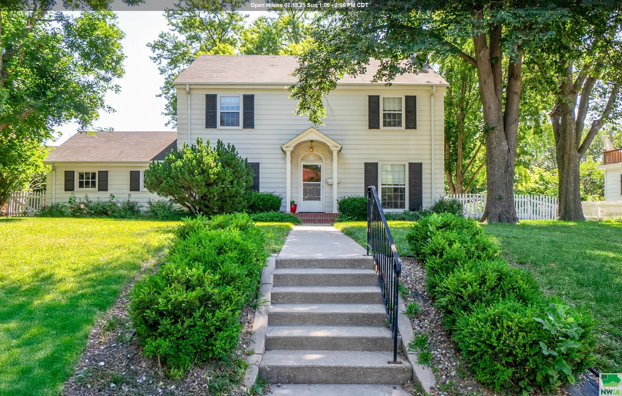 2820 JACKSON ST, Sioux City, IA 51104 