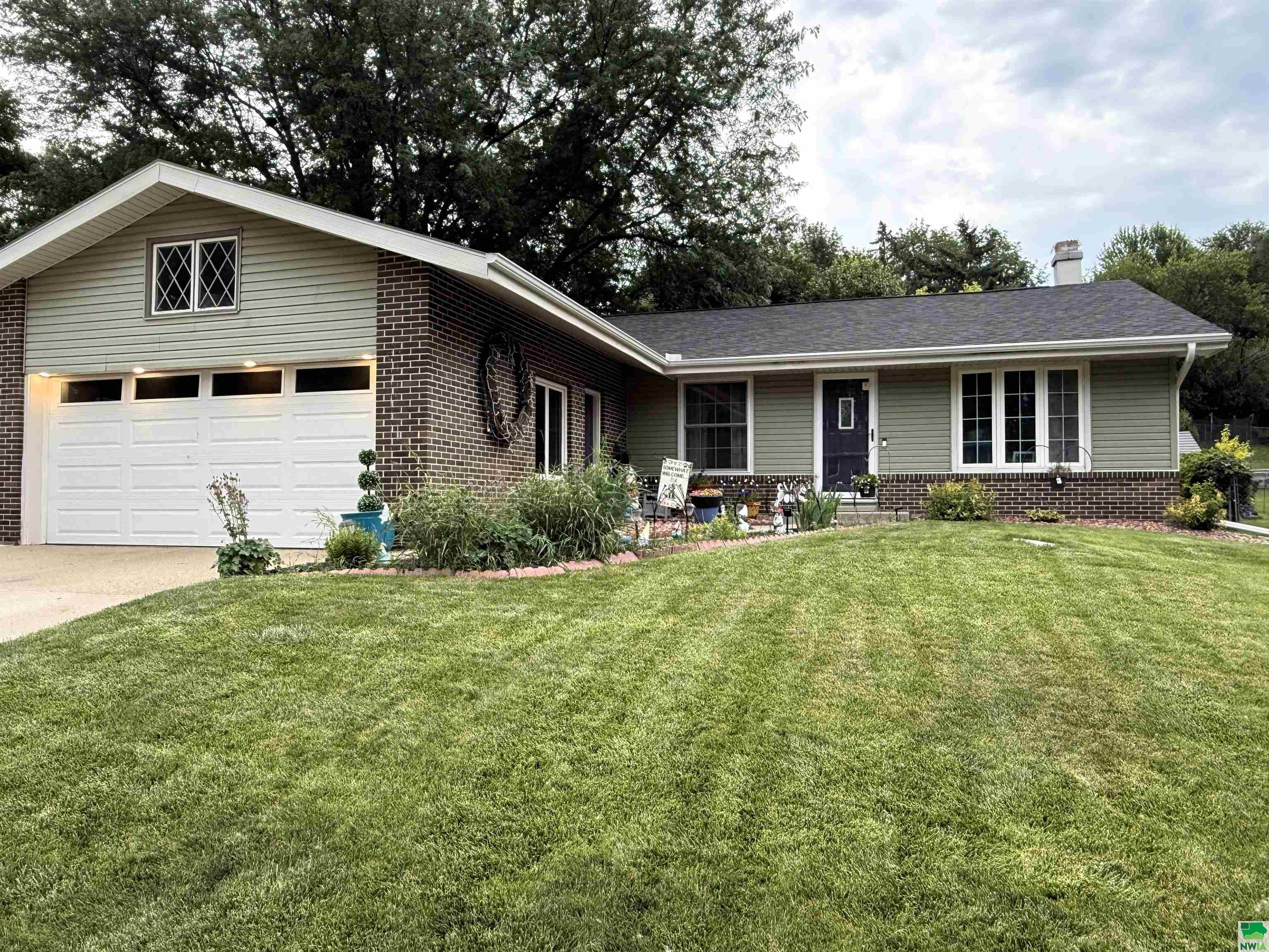 4112 Sergeant Rd, Sioux City, IA 51106 
