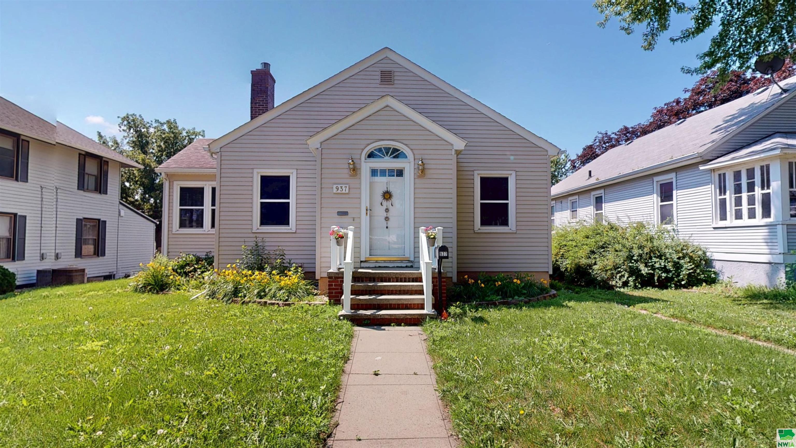 937 CEDAR ST W, Cherokee, IA 51012 