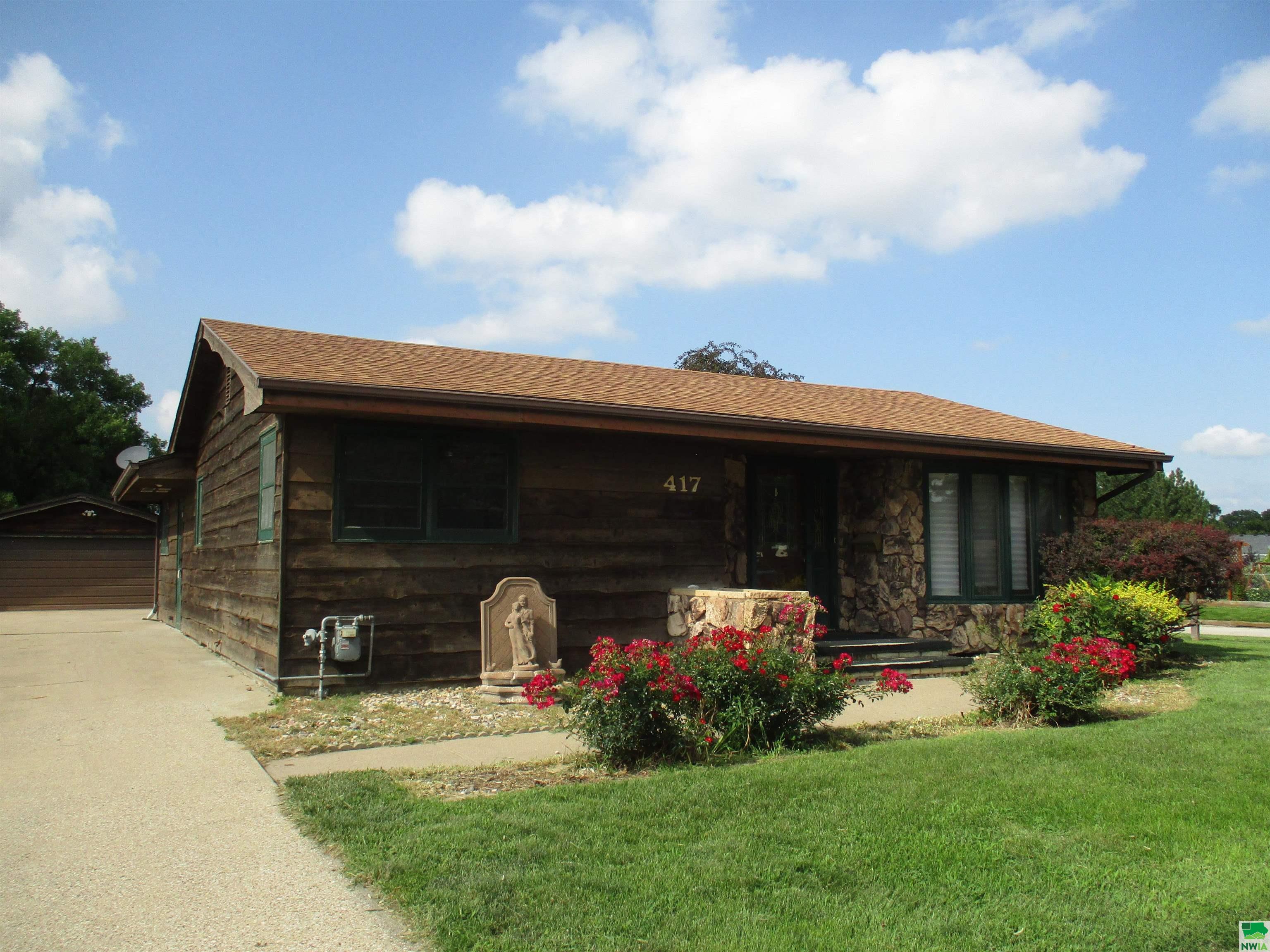 417 18th Street E, South Sioux City, NE 68776 