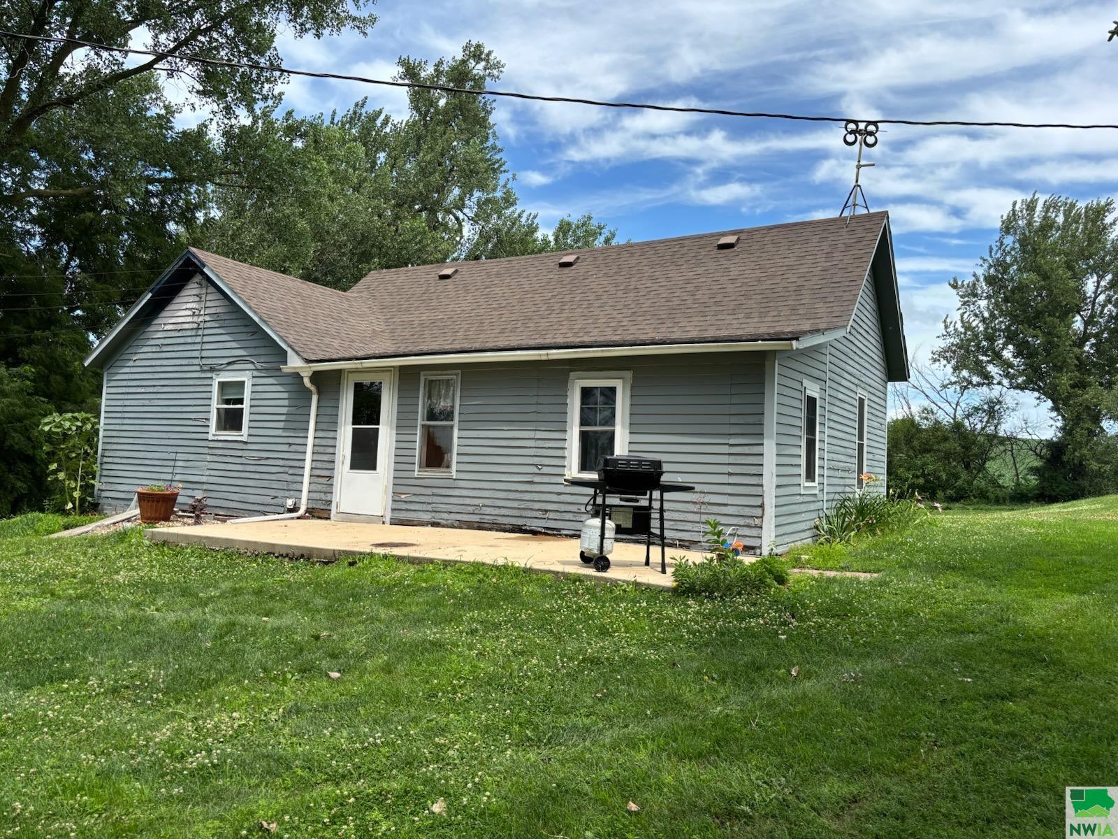 13556 Peach Ave., Castana, IA 51010 