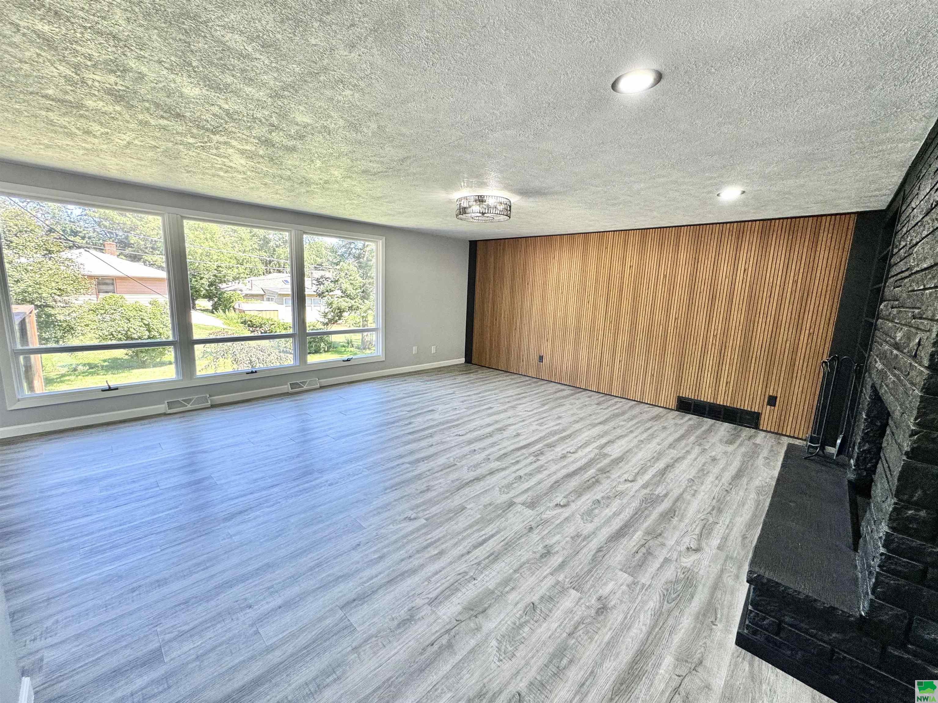 MLS #829405