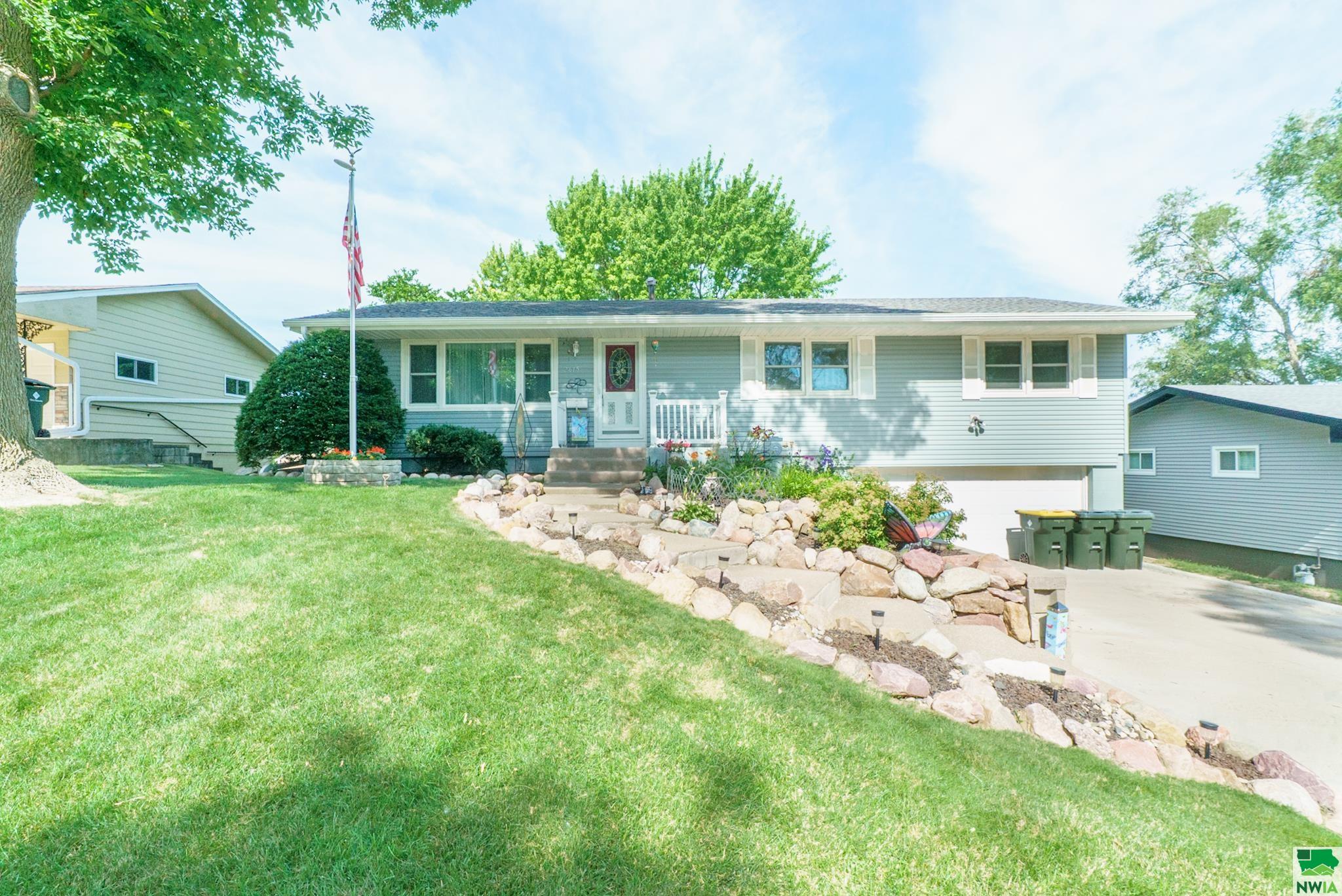 2615 LYONS ST S, Sioux City, IA 51106 