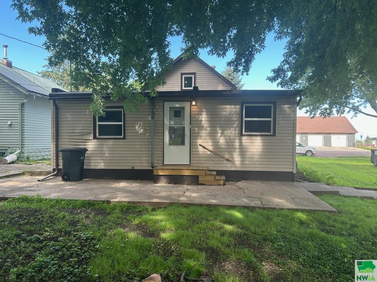 509 6th Avenue, Sheldon, IA 51201 