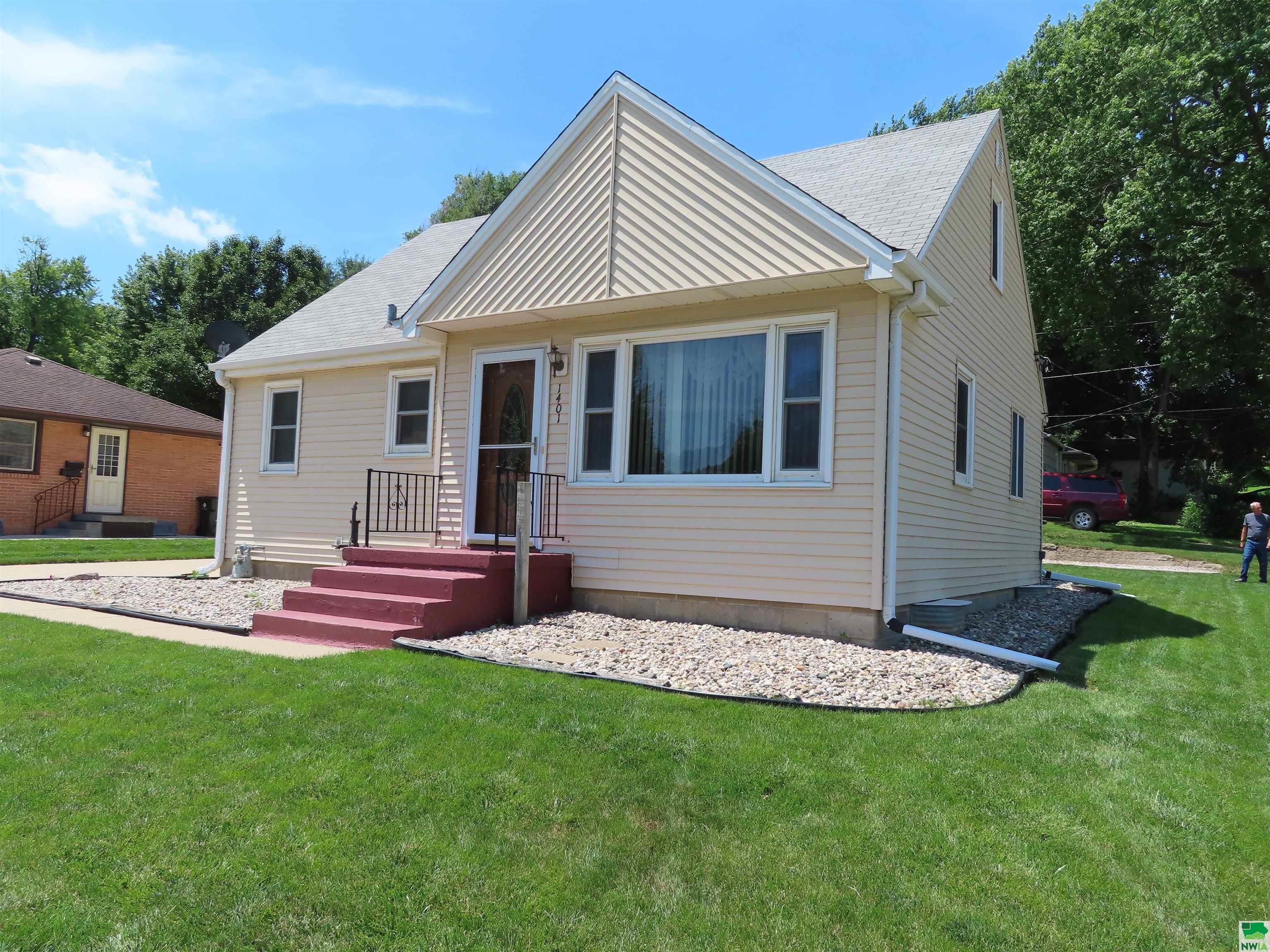 1401 Royce S, Sioux City, IA 51106 