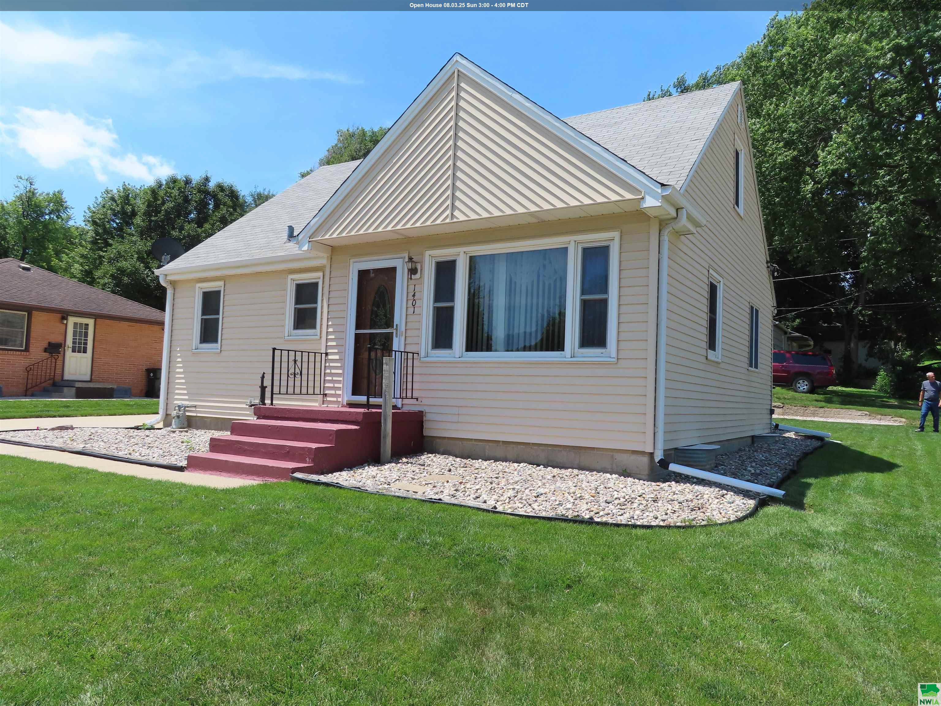1401 Royce S, Sioux City, IA 51106 