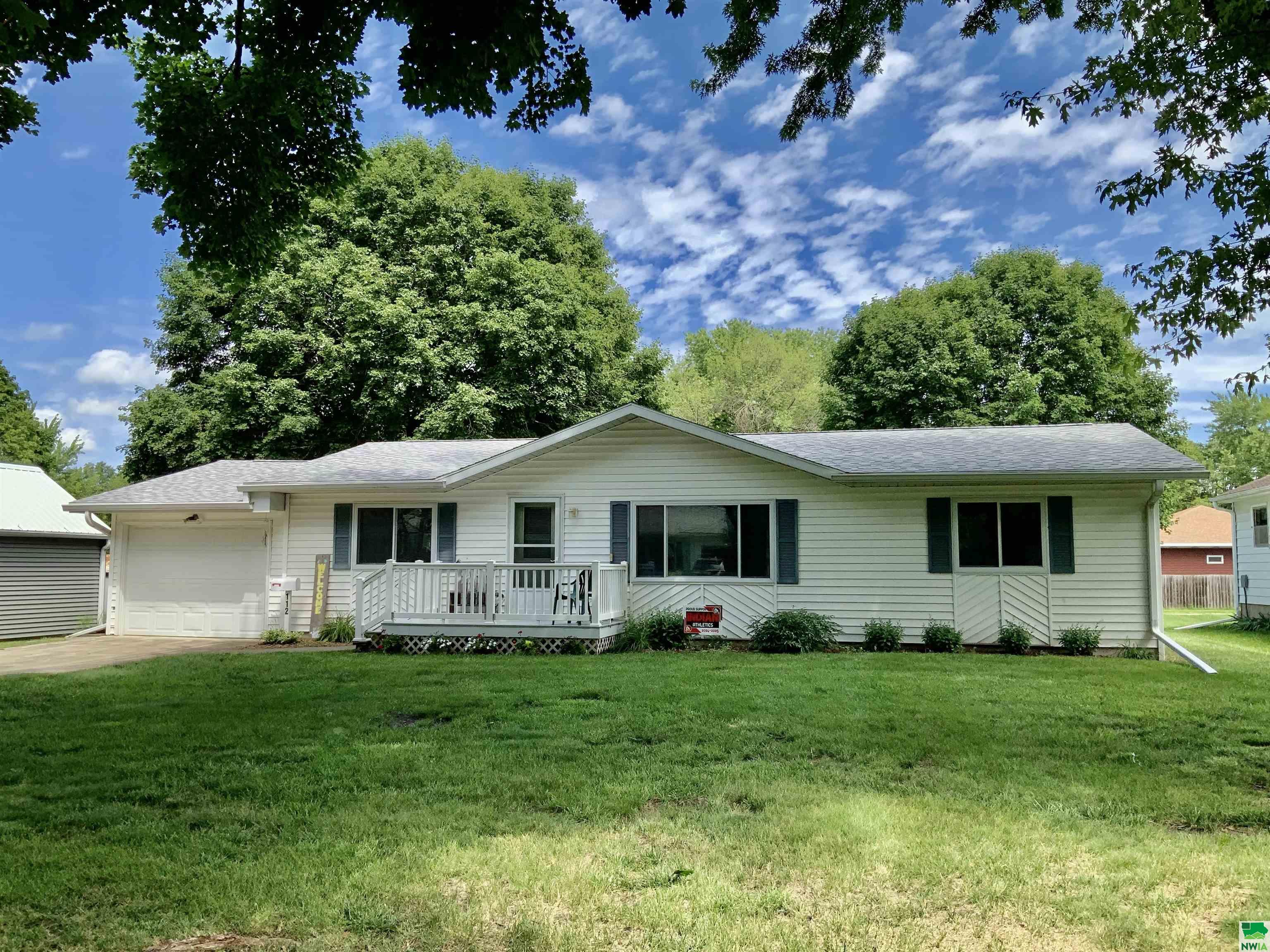 112 9th St. NW, Pocahontas, IA 50574 