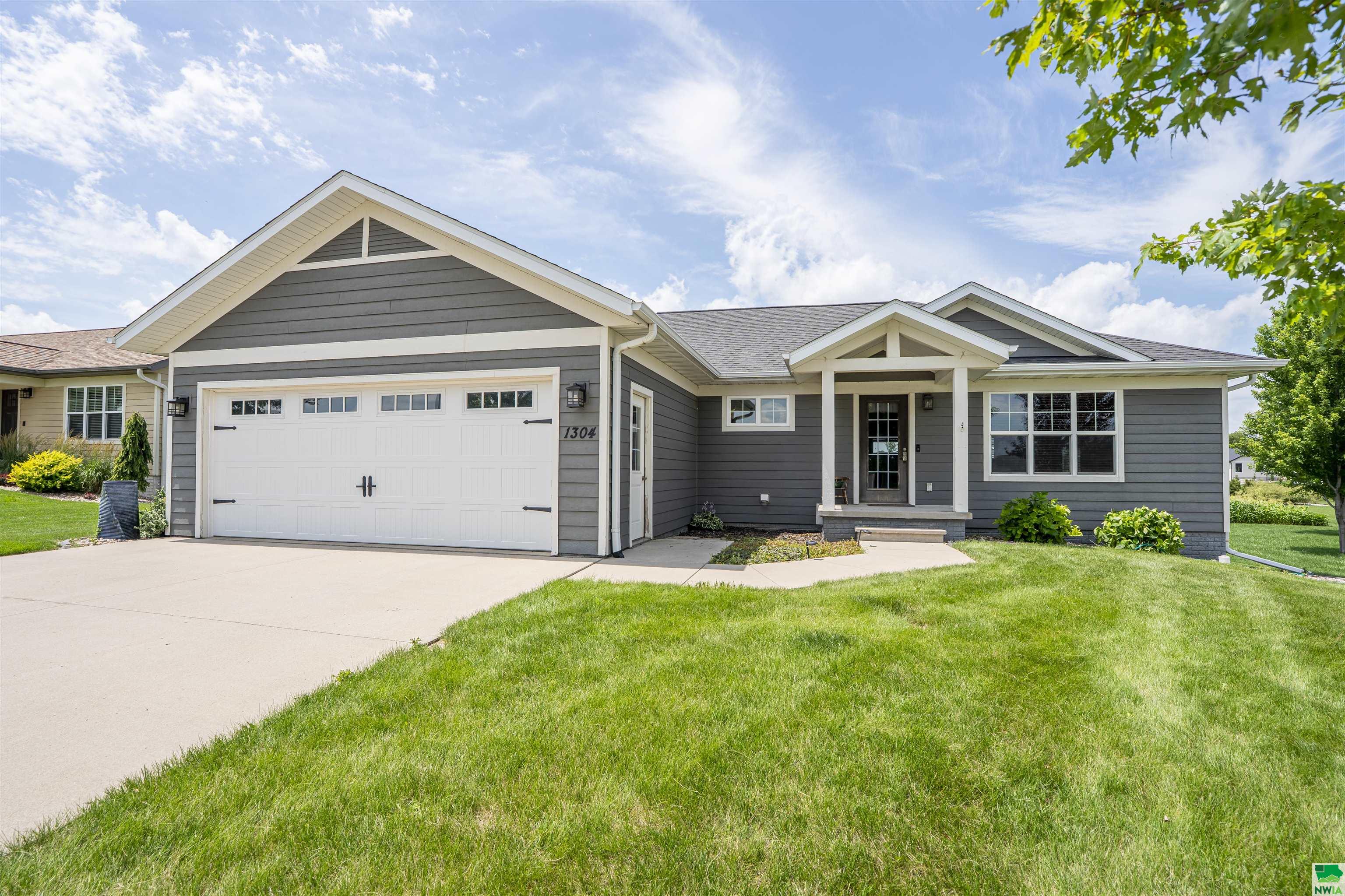 1304 Olympia Place, Orange City, IA 51041 