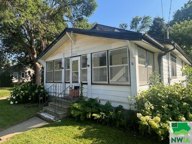 3220 Park View Blvd, Sioux City, IA 51105 
