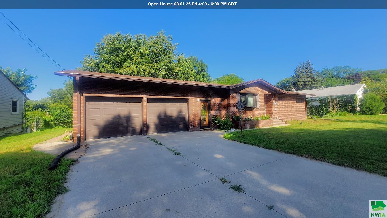 3525 DOUGLAS ST, Sioux City, IA 51104 